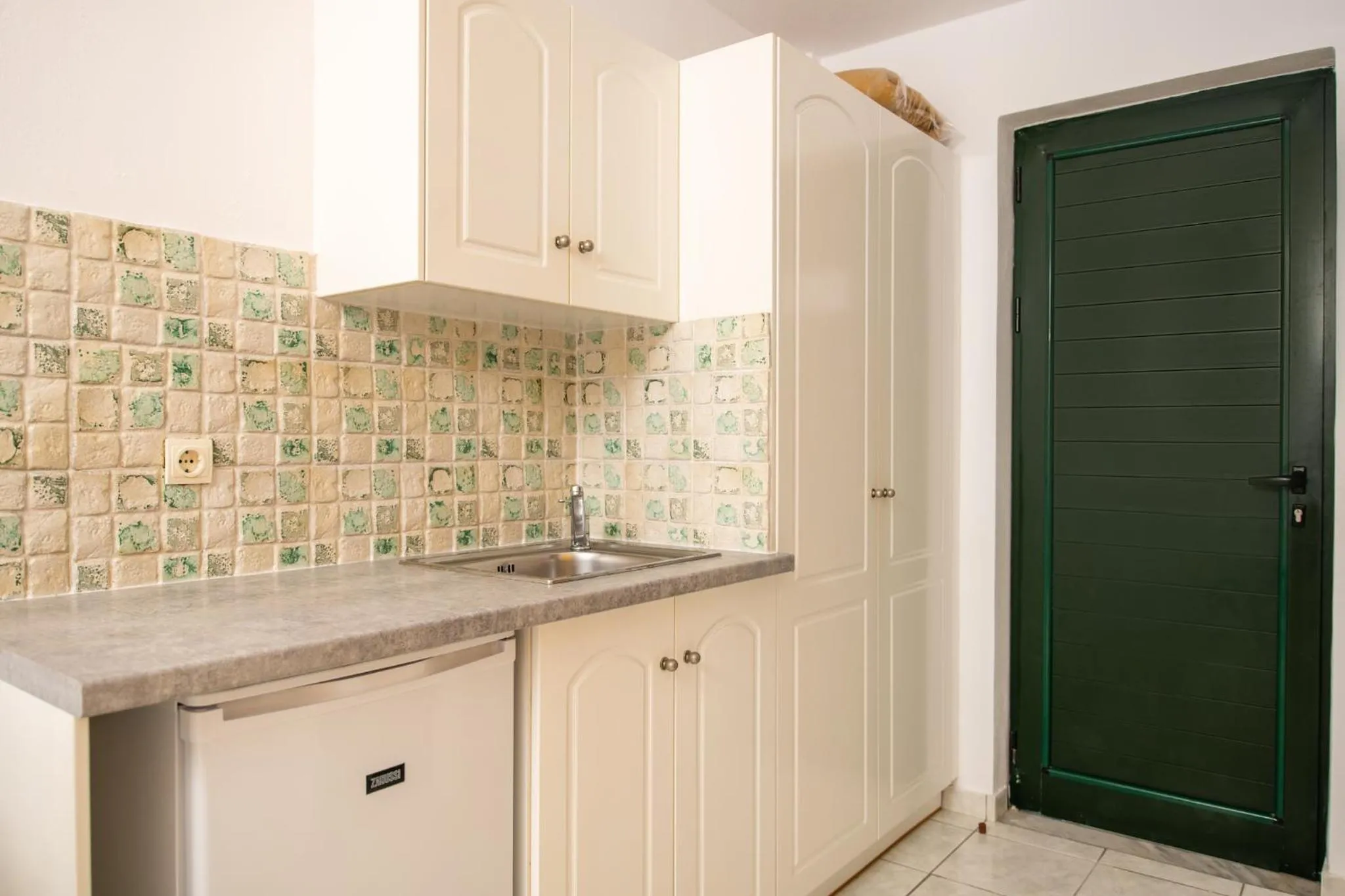 Kitchen or kitchenette in Sea View Hotel