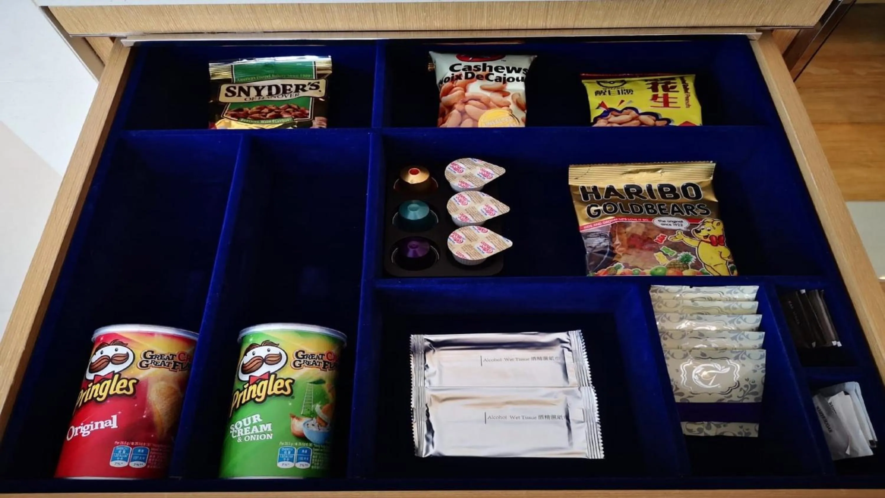 Bedroom in Hotel Indigo Hong Kong Island by IHG