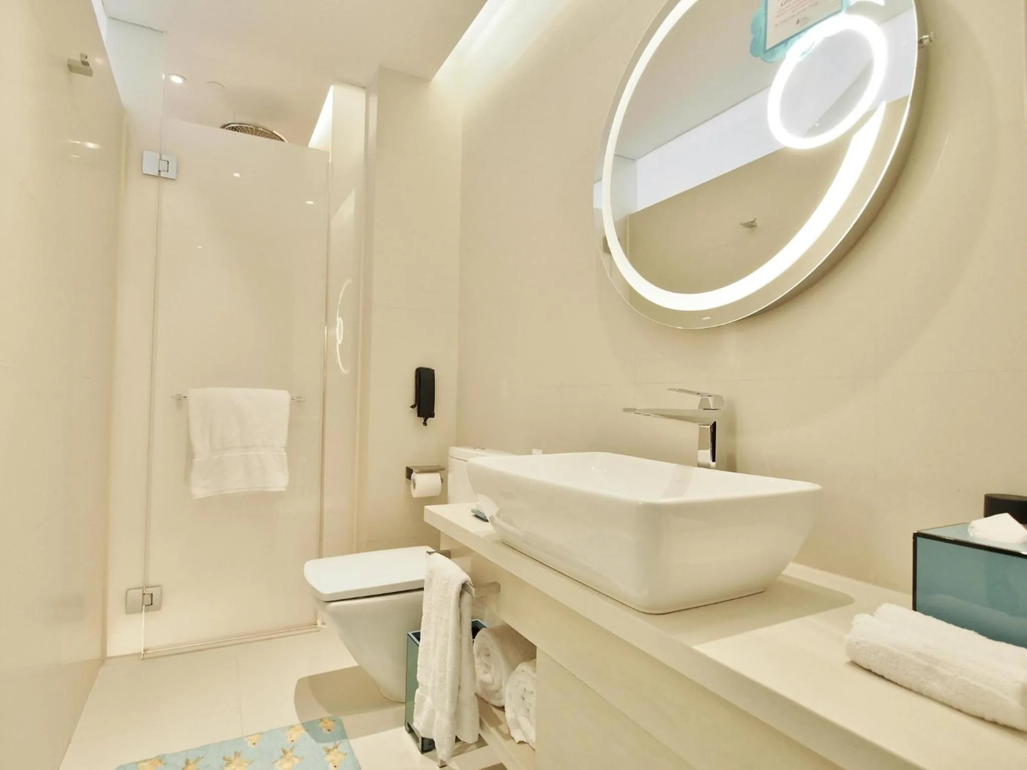 Bathroom in Hotel Indigo Hong Kong Island by IHG