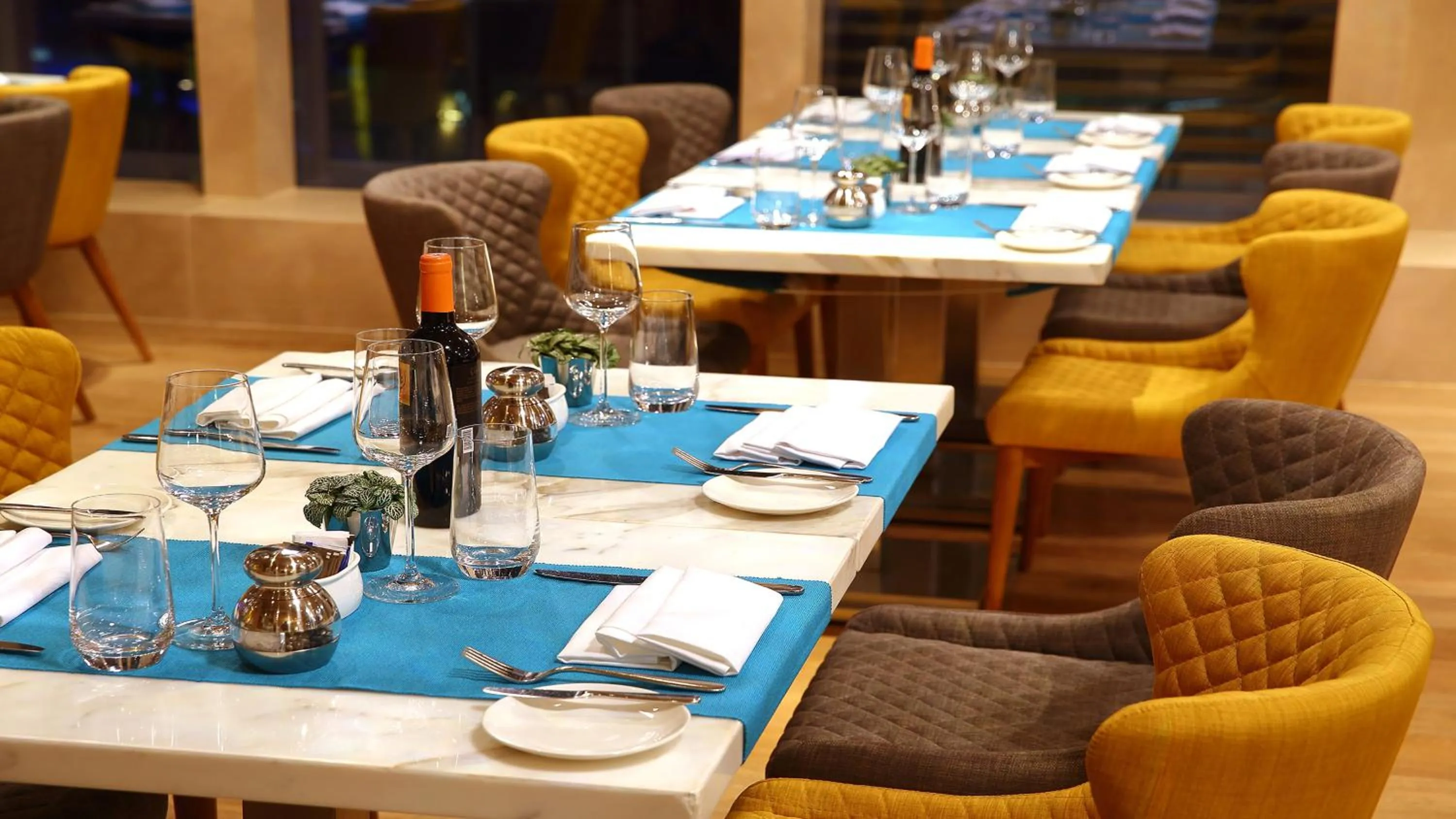 Restaurant/places to eat in Hotel Indigo Hong Kong Island by IHG