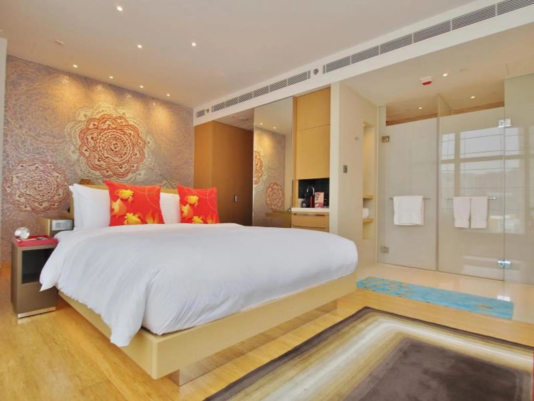 Photo of the whole room, Bed in Hotel Indigo Hong Kong Island by IHG