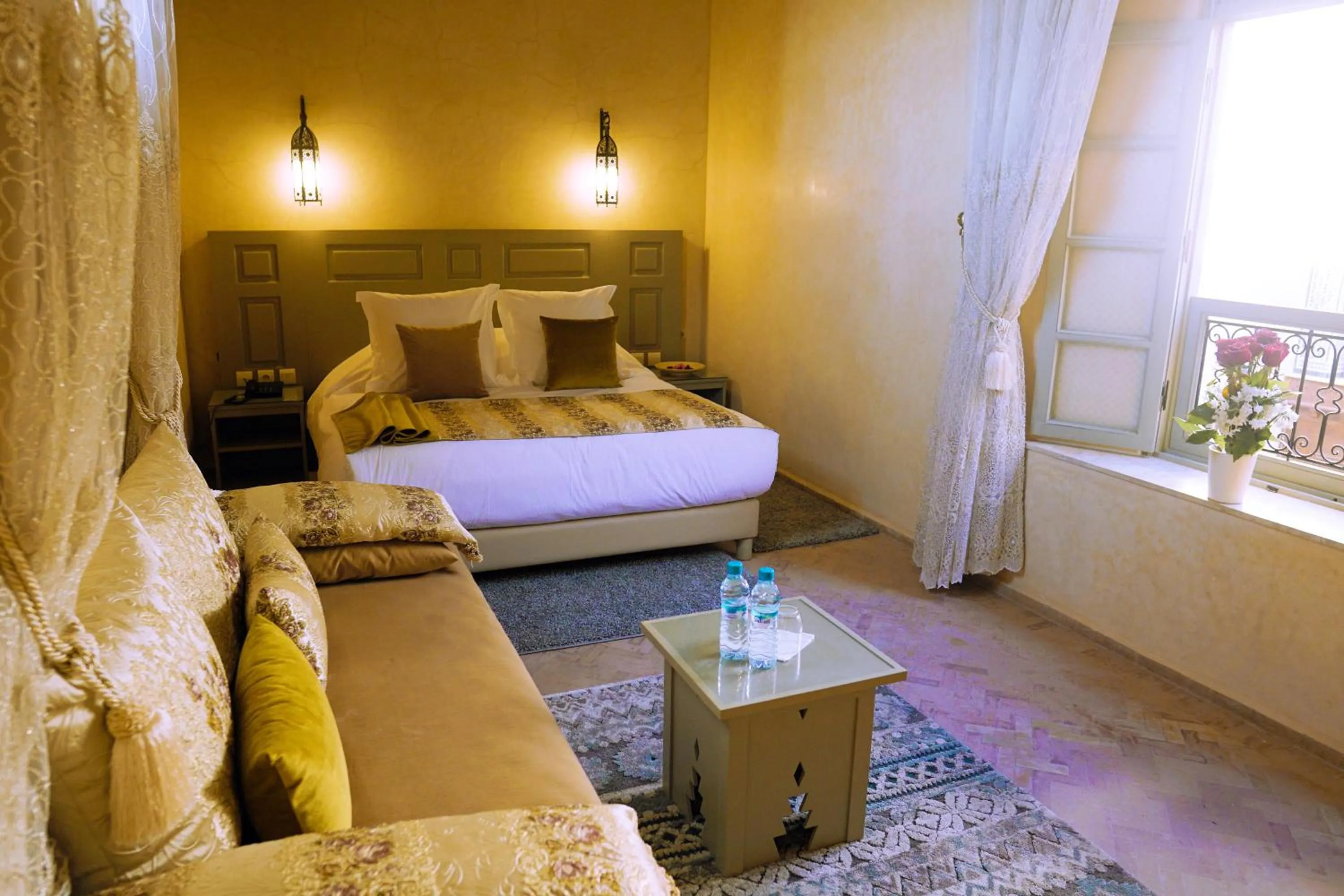 Spring, Bed in Riad Zidania