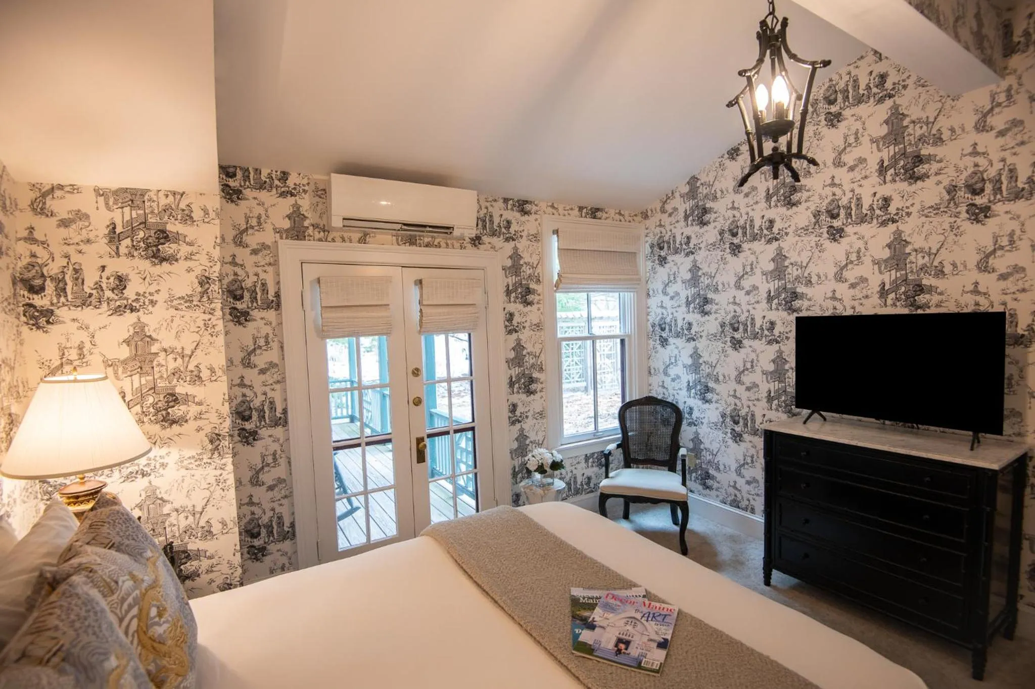 TV and multimedia, Bed in The Primrose