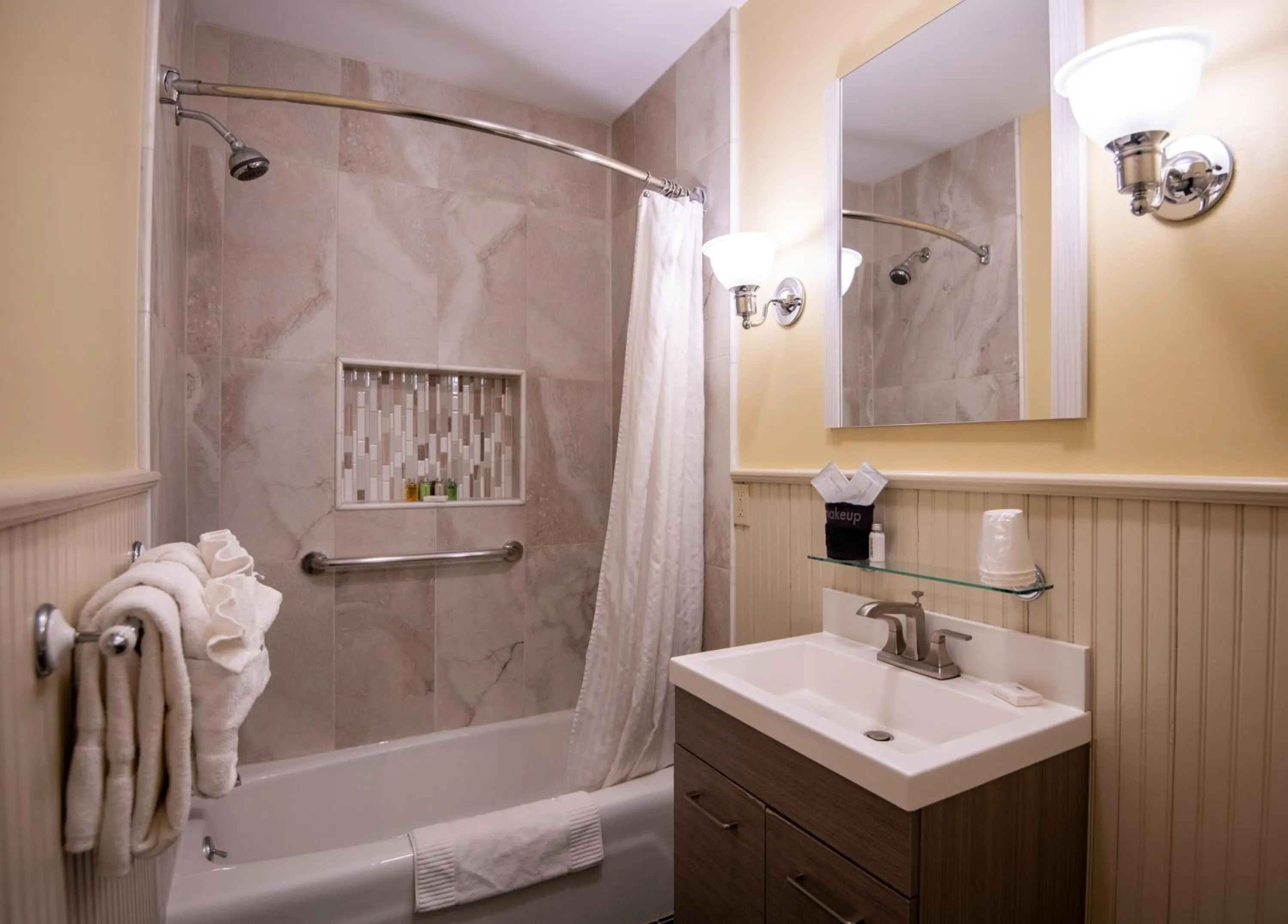 Shower in The Primrose