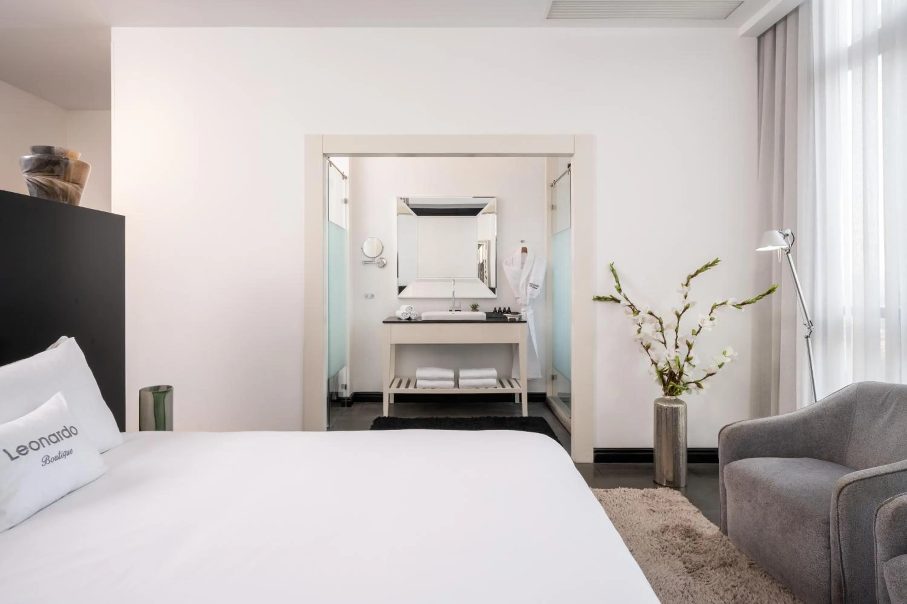 Bedroom, Bed in Leonardo Boutique Hotel Tel Aviv