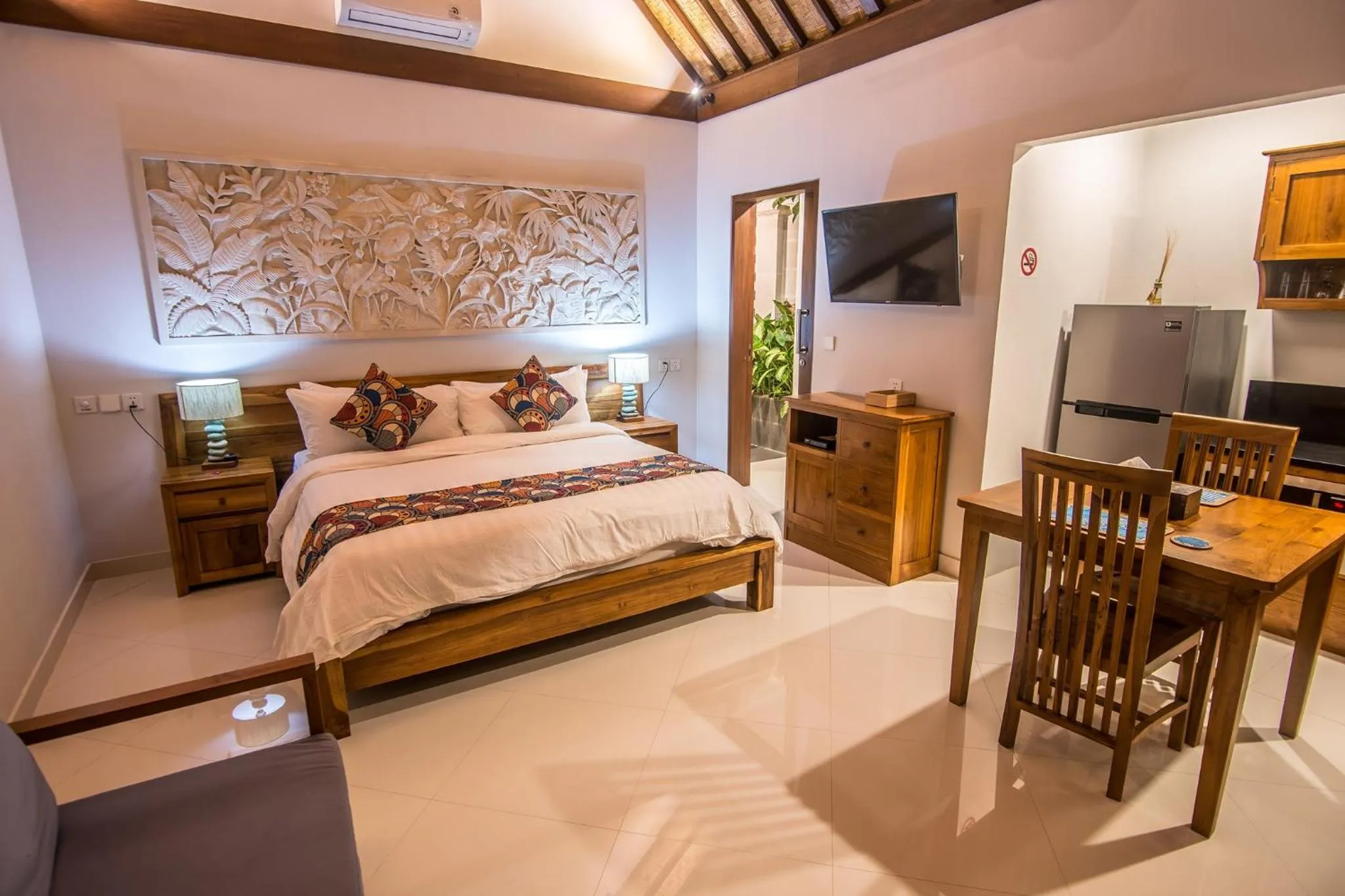 Property building, Bed in Bali Santi Bungalows