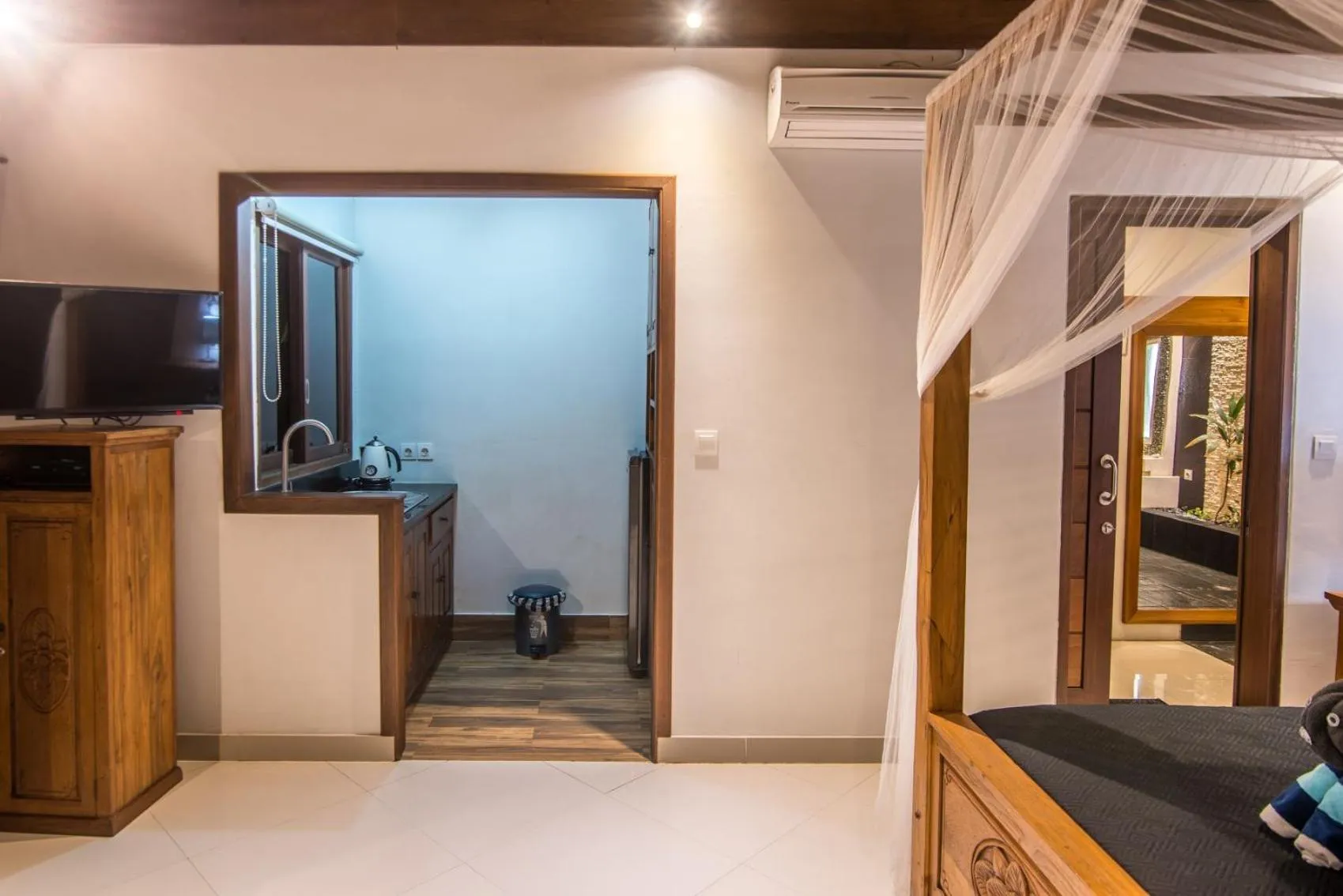 TV and multimedia in Bali Santi Bungalows