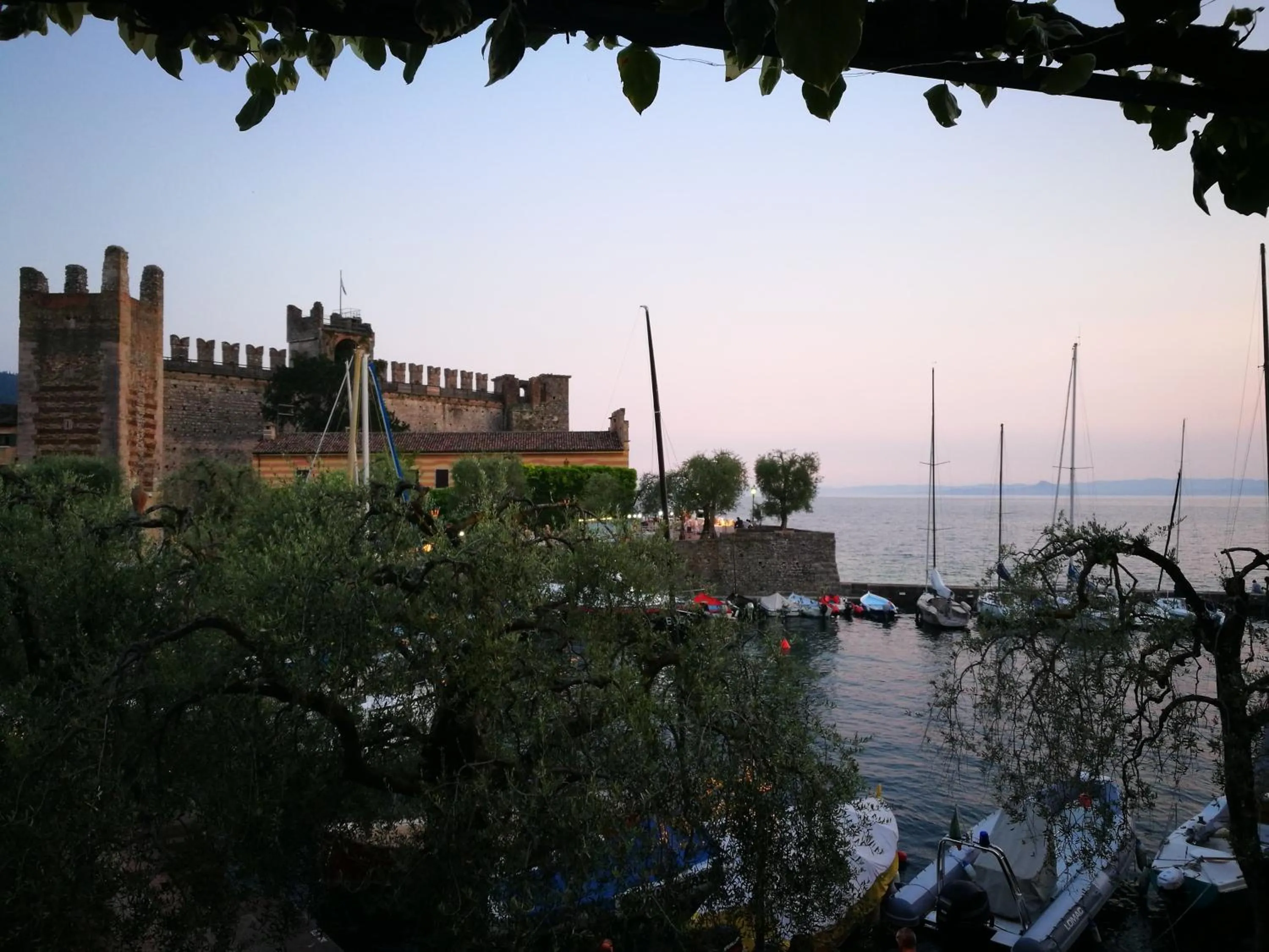 Neighbourhood in Suite Laura - Torri del Benaco