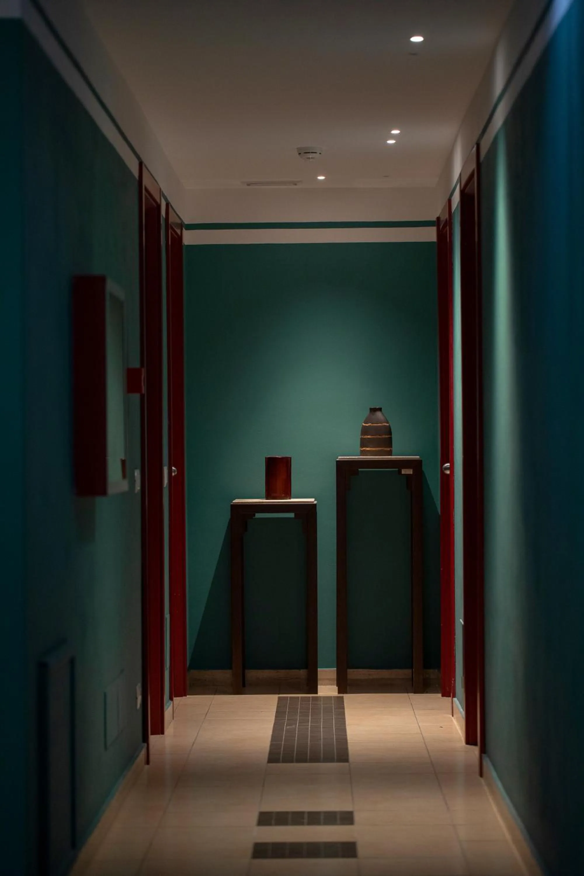 Communal lounge/ TV room in Insula Hotel