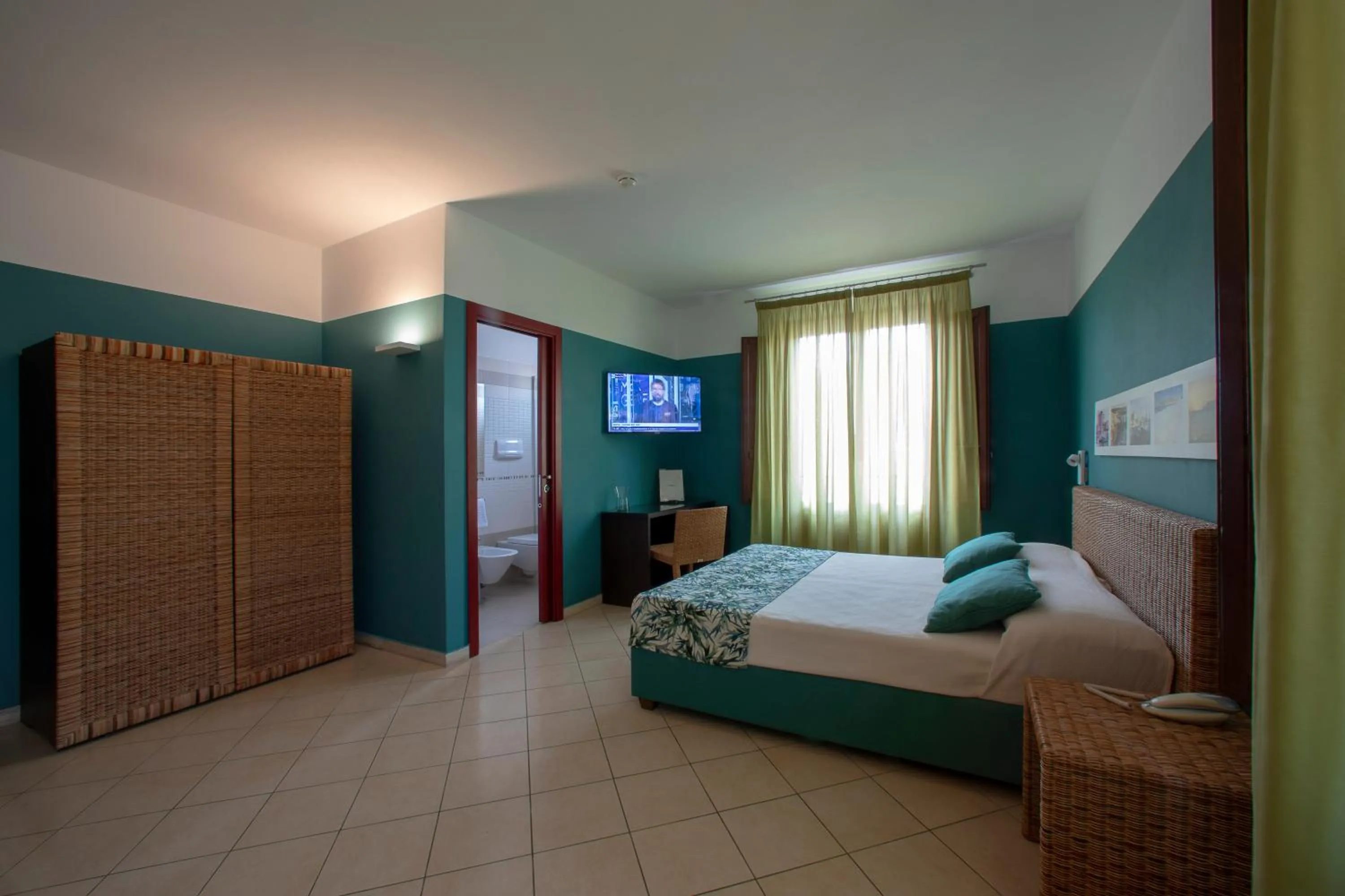 Bedroom, Bed in Insula Hotel