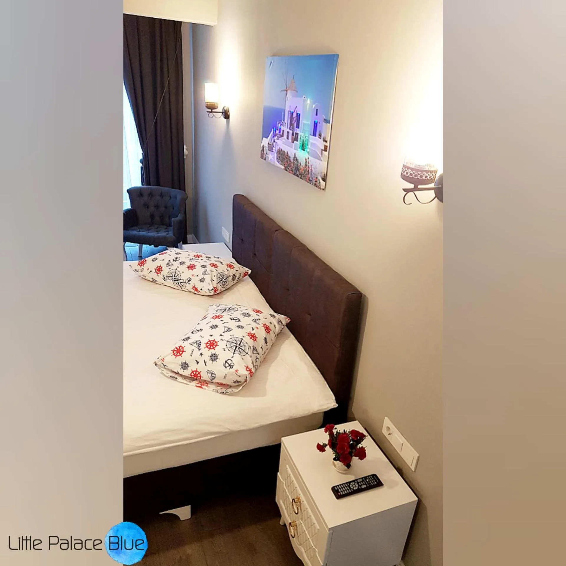 Communal lounge/ TV room, Bed in Little Palace Blue Apartment