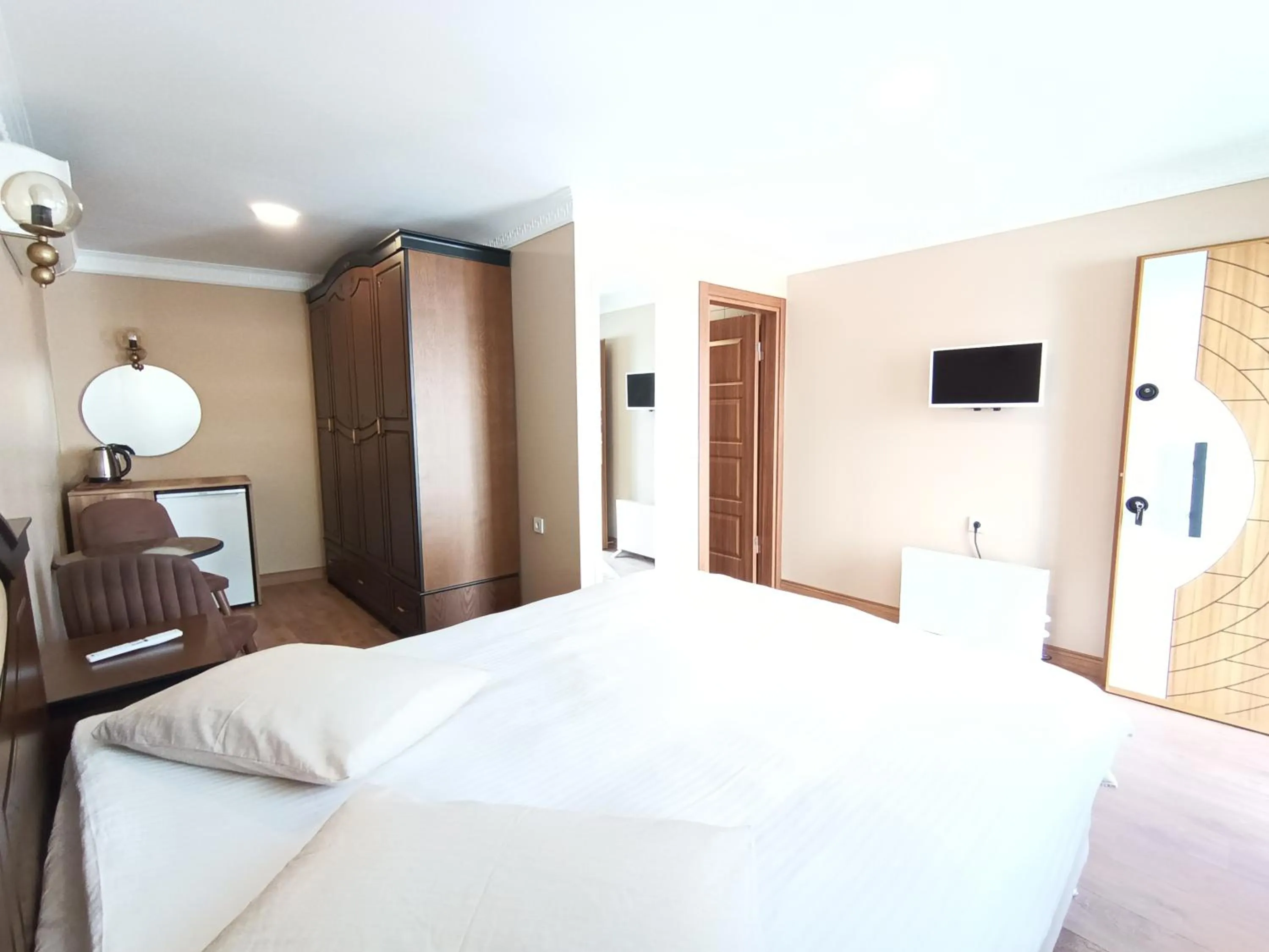 Photo of the whole room, Bed in Little Palace Blue Apartment