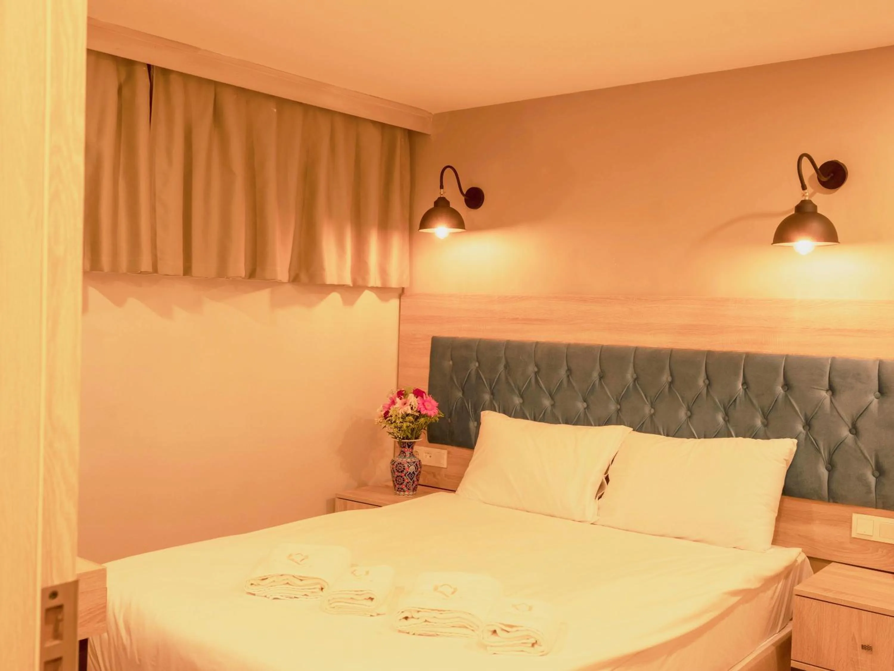 Photo of the whole room, Bed in THE LAİLA HOTEL