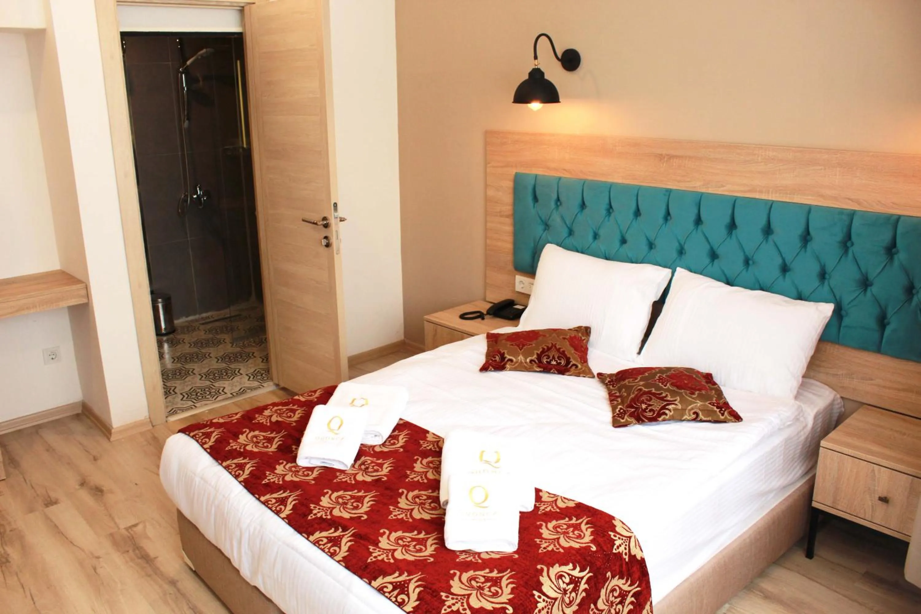Bed in THE LAİLA HOTEL