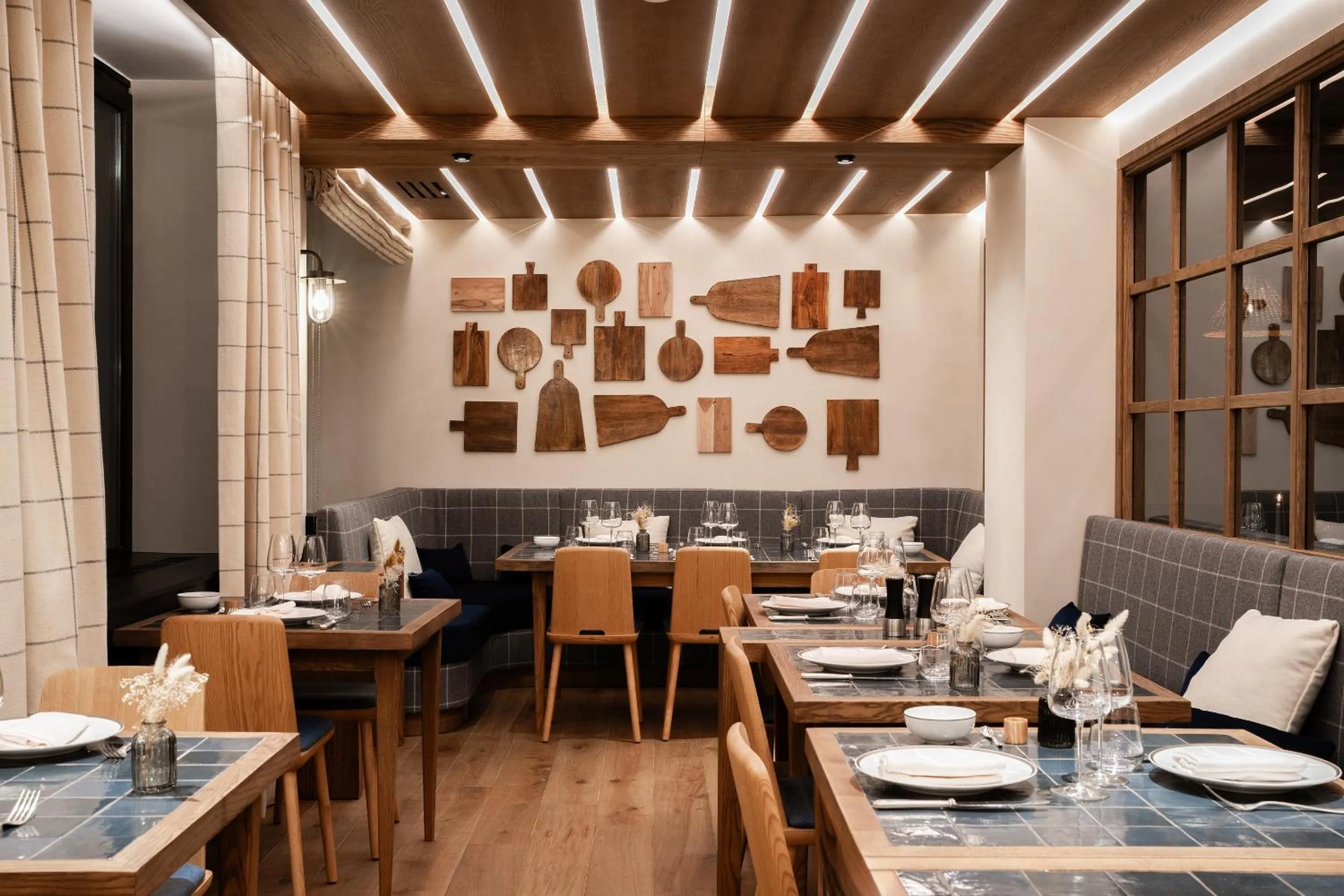 Restaurant/places to eat in Hotel Annapurna