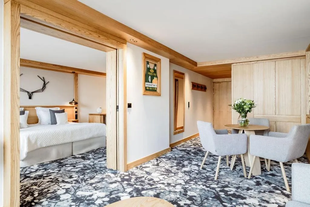 Living room, Bed in Hotel Annapurna