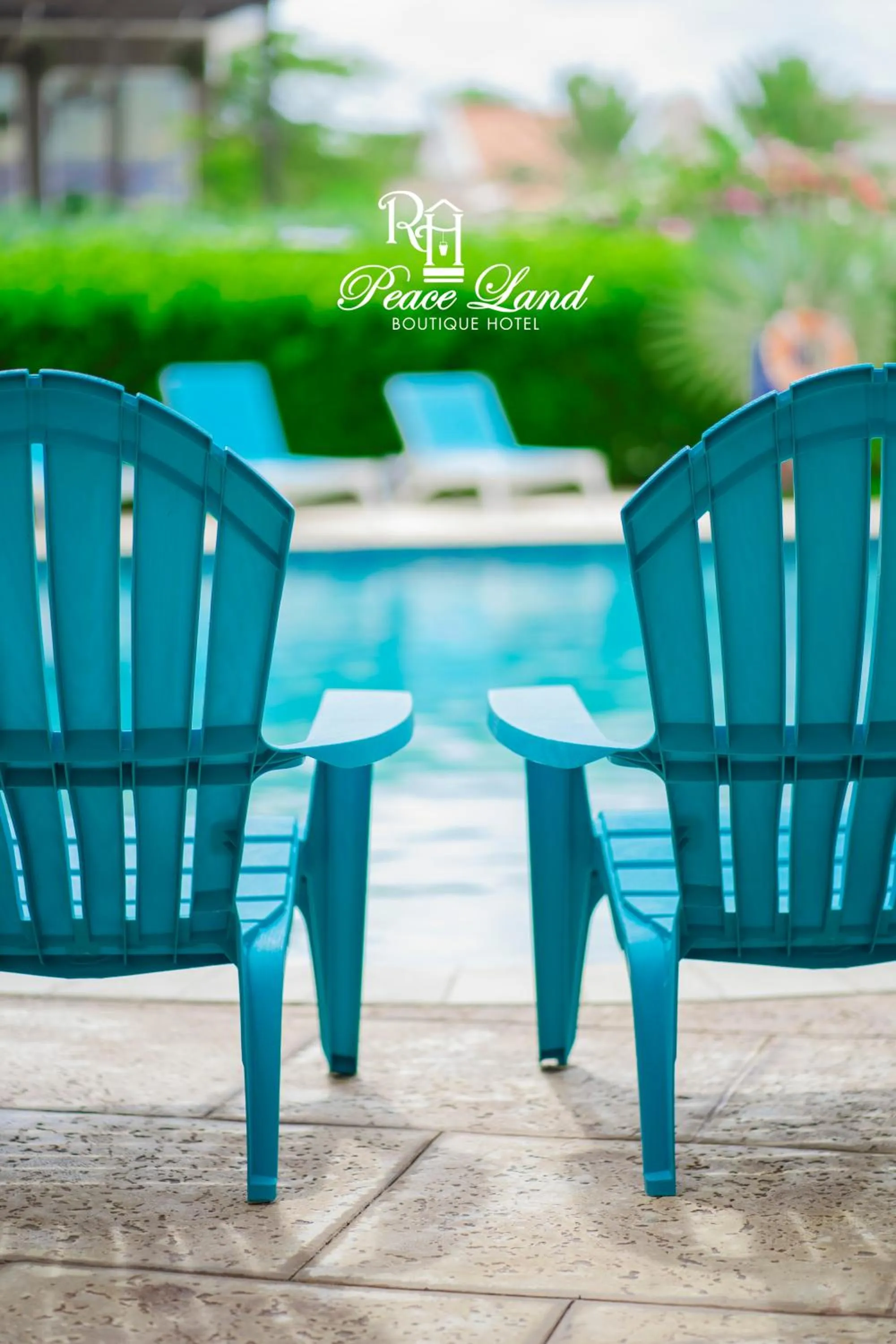 Swimming pool in Hotel RH Boutique Aruba