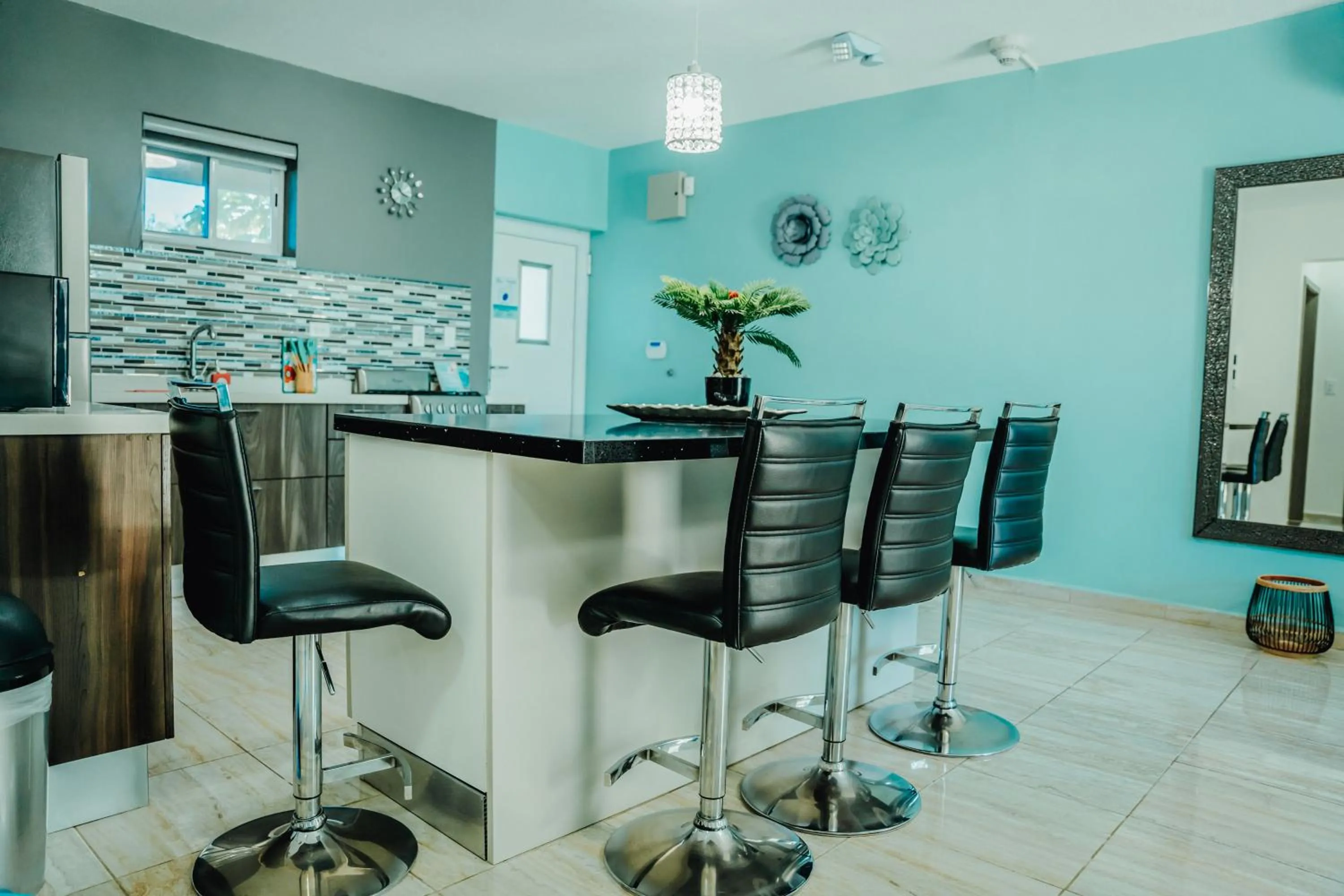 Kitchen or kitchenette in Hotel RH Boutique Aruba