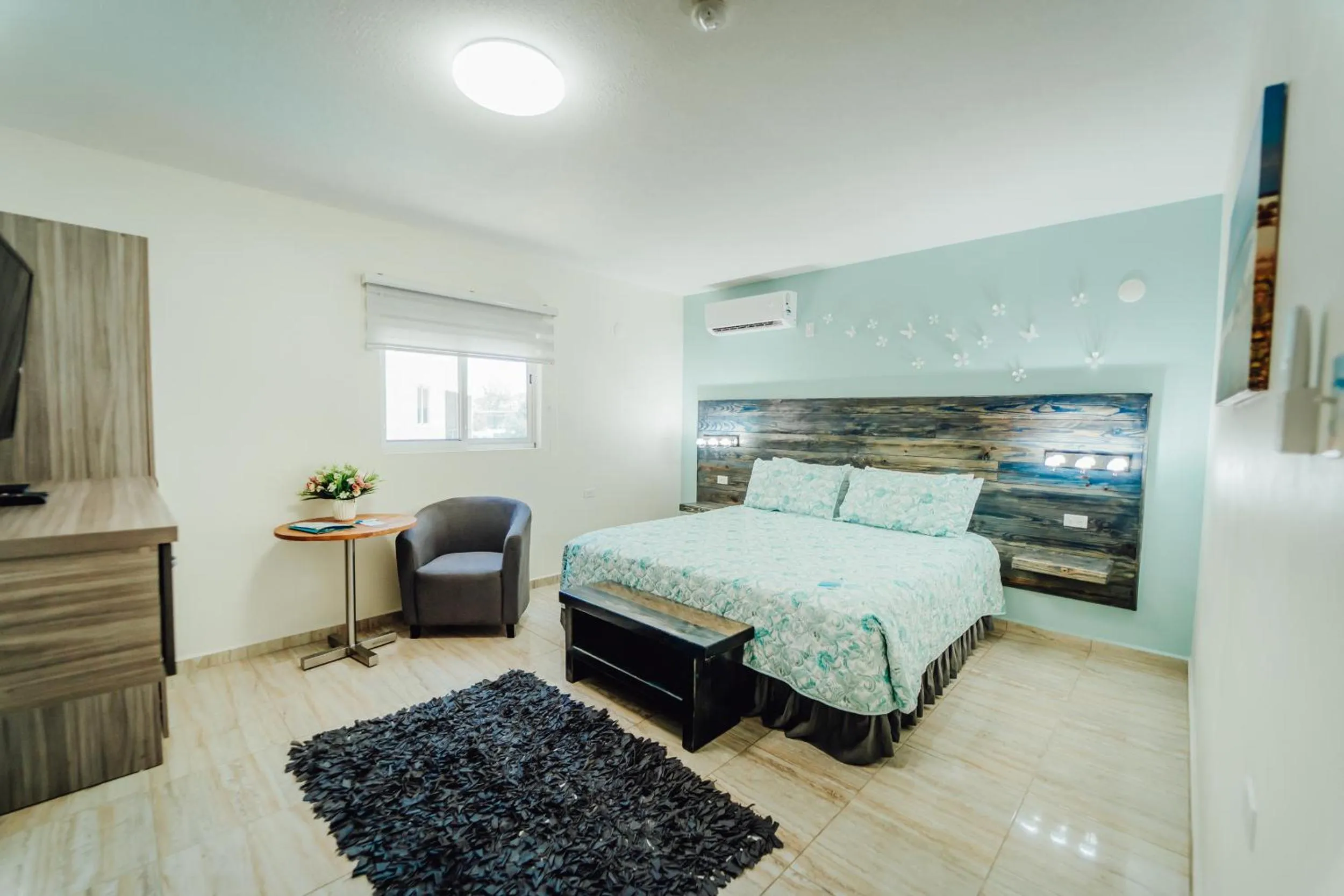 Property building, Bed in Hotel RH Boutique Aruba