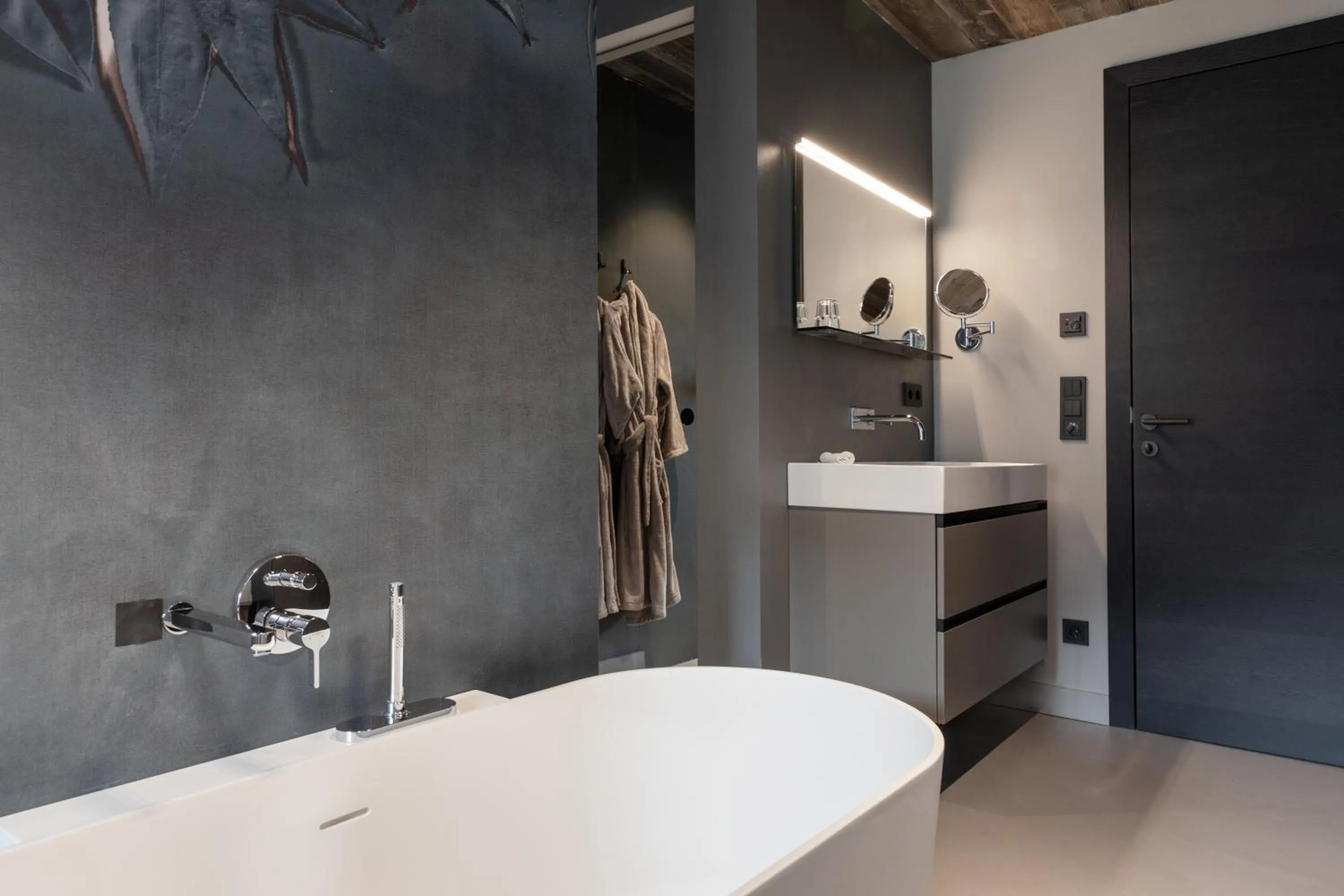 Bathroom in GOING TRIPLE A apartments WEST