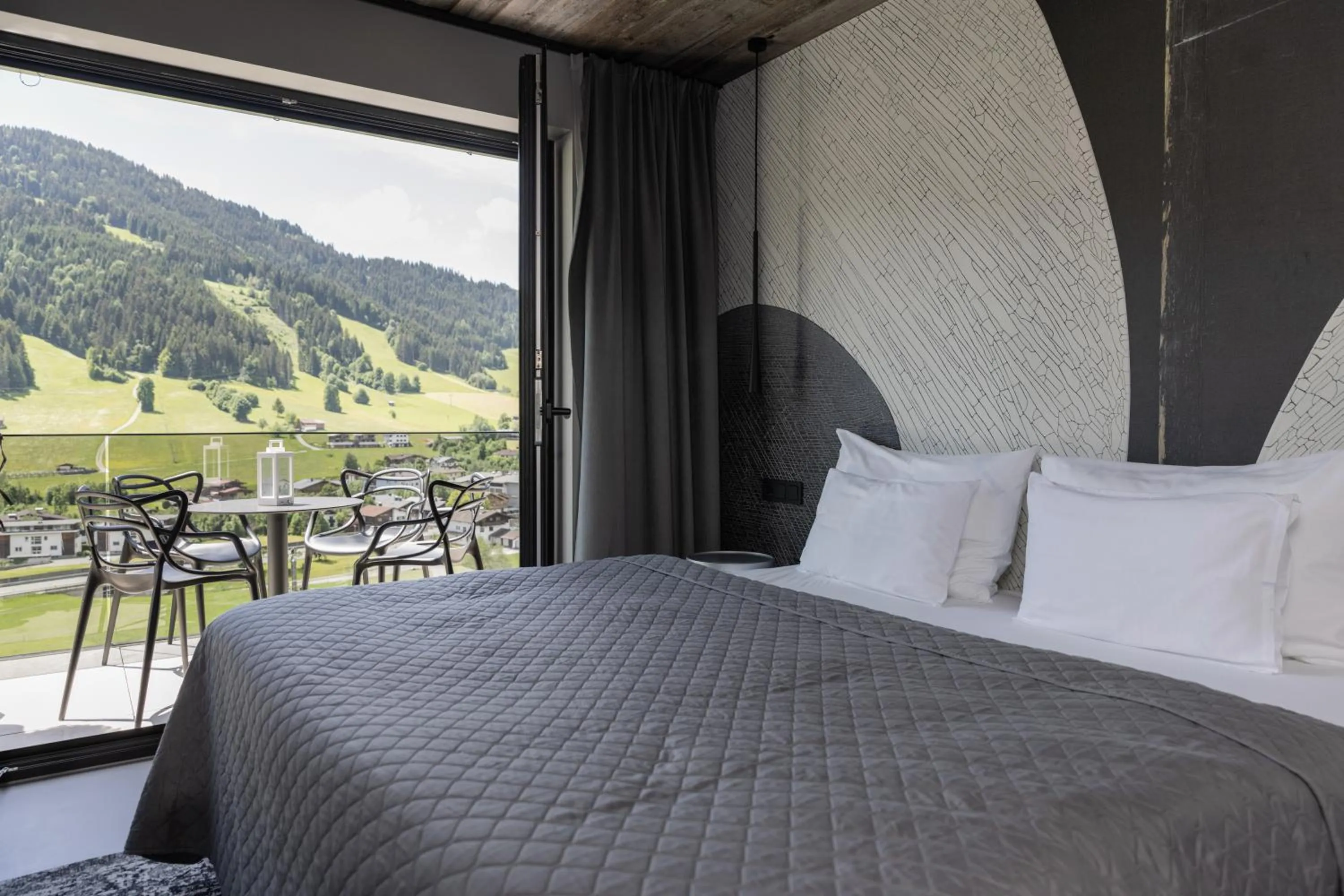 Bedroom, Bed in GOING TRIPLE A apartments WEST