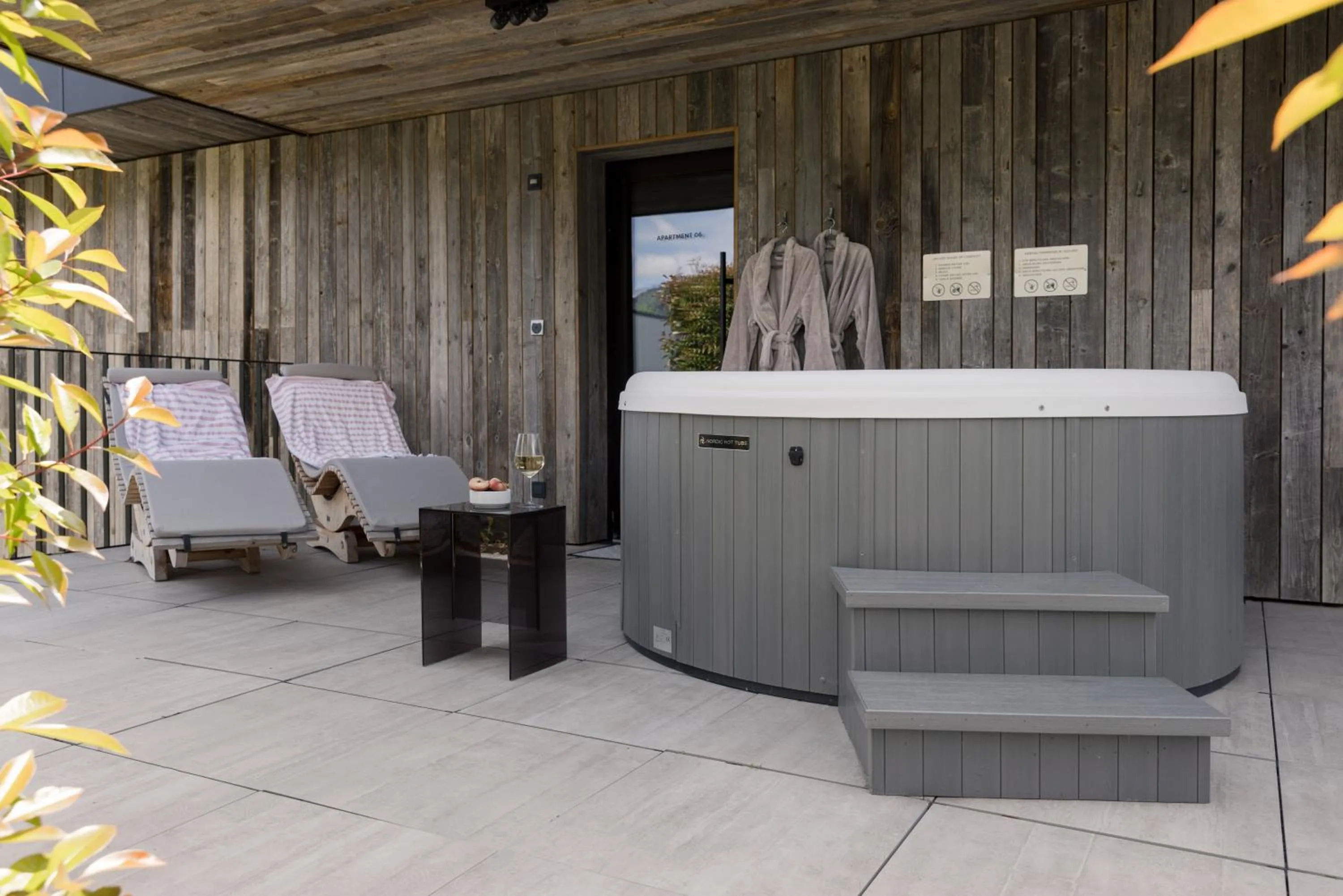 Hot Tub in GOING TRIPLE A apartments WEST