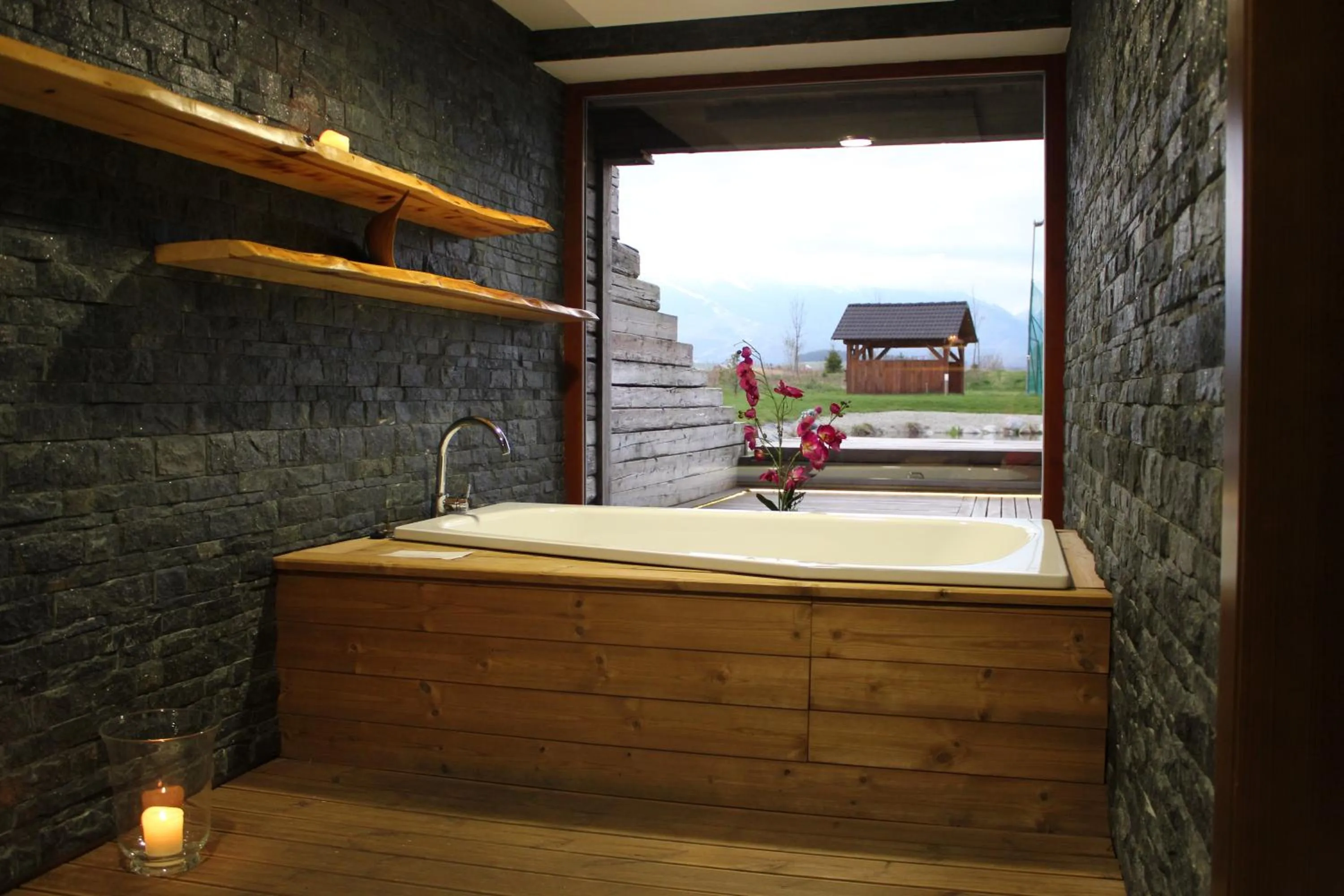 Hot Tub in Apartmany Sileas