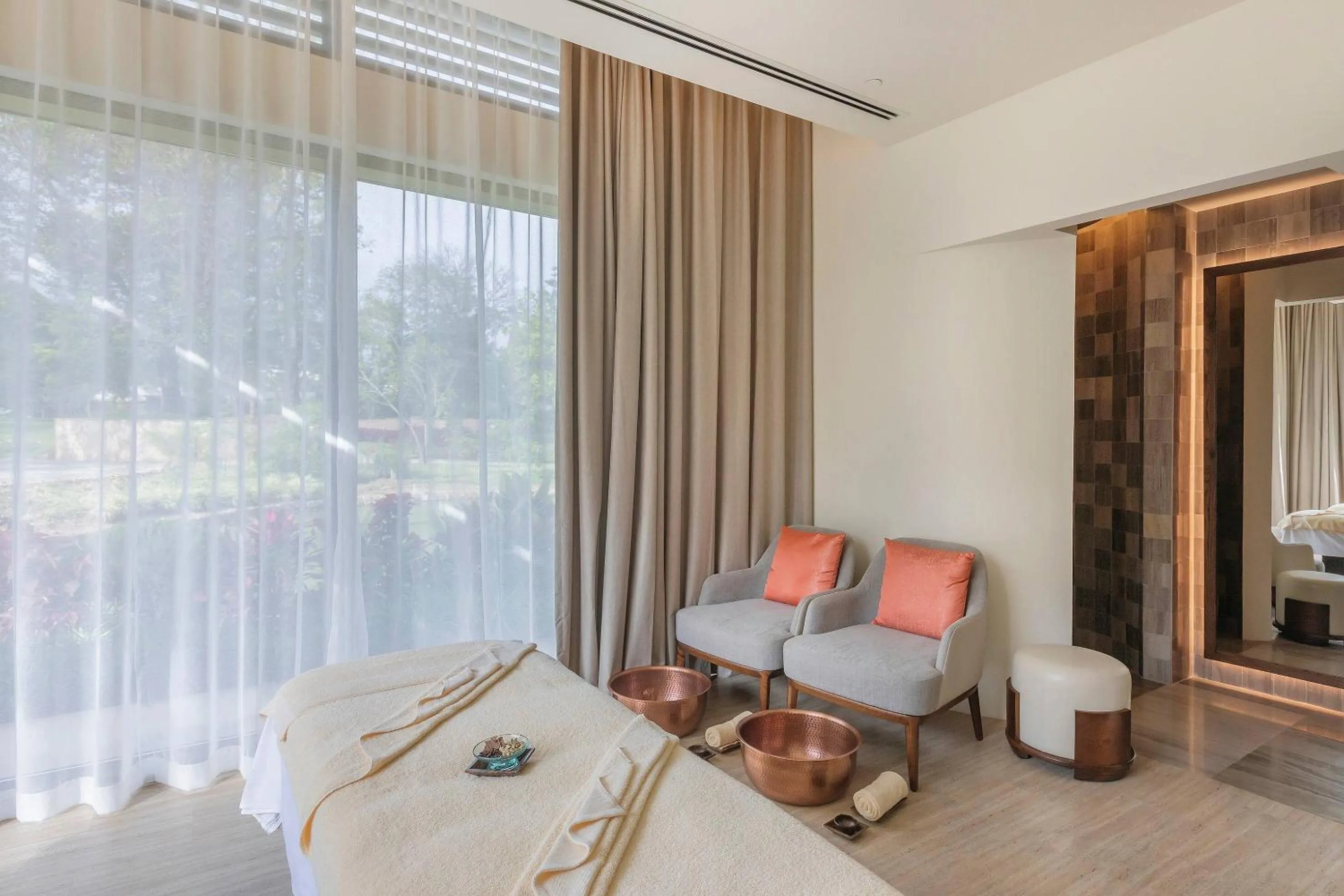 Bed in Gran Meliá Arusha