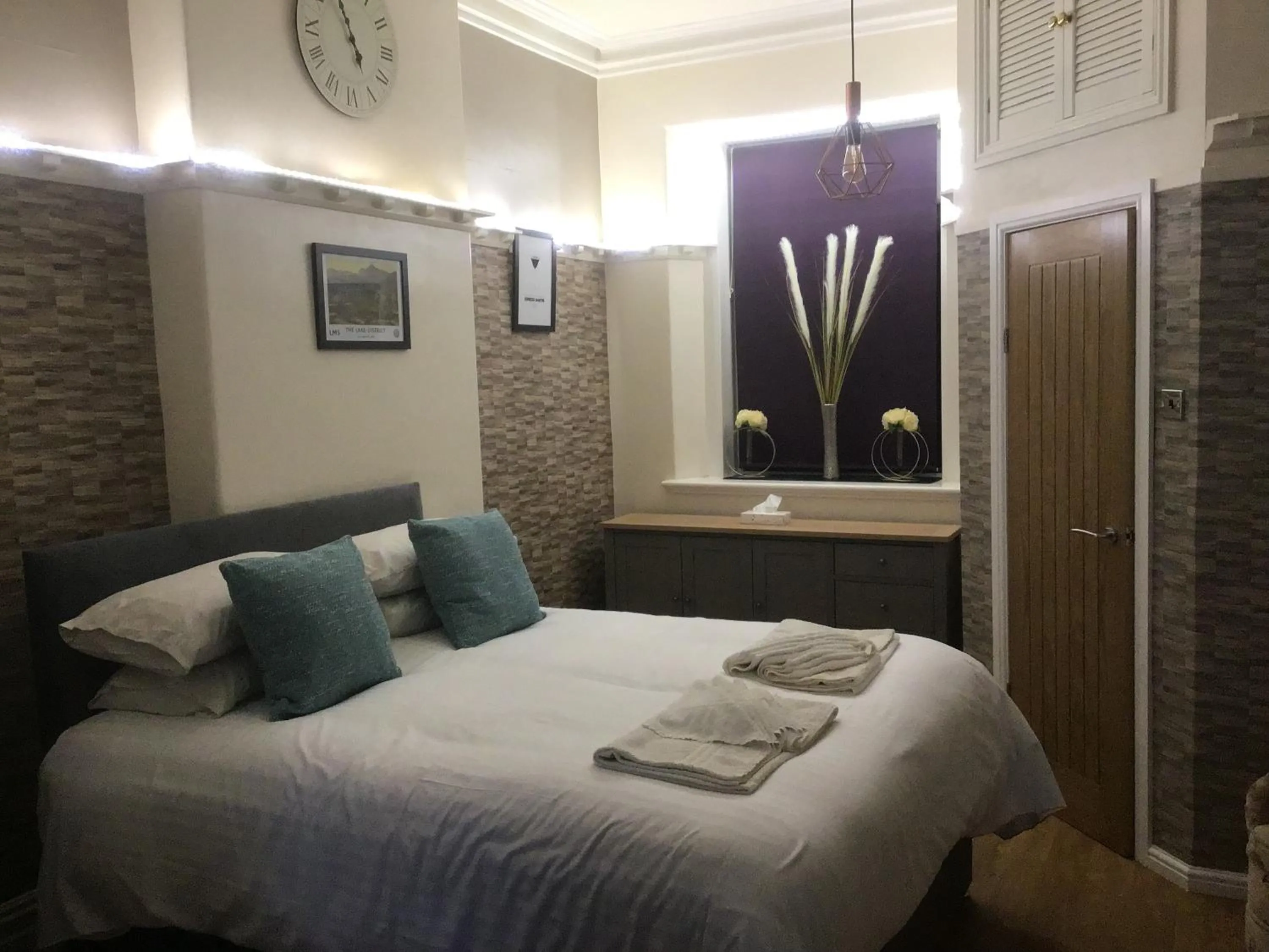 Bedroom, Bed in Ravensworth House