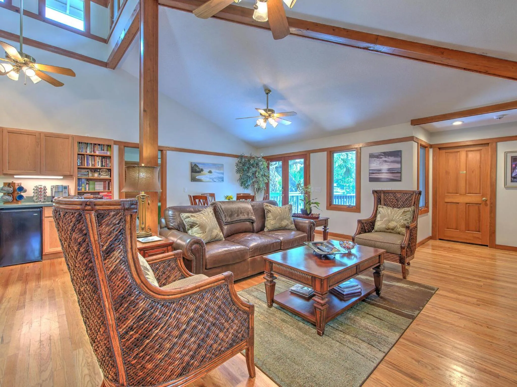 Kitchen or kitchenette in Riverbend Retreat Fla