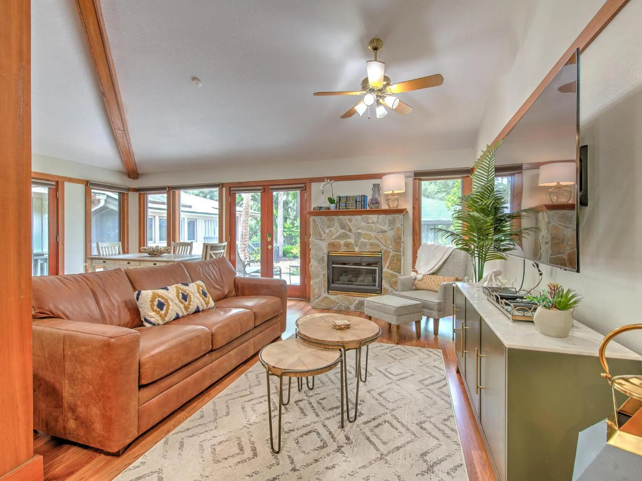 TV and multimedia in Riverbend Retreat Fla