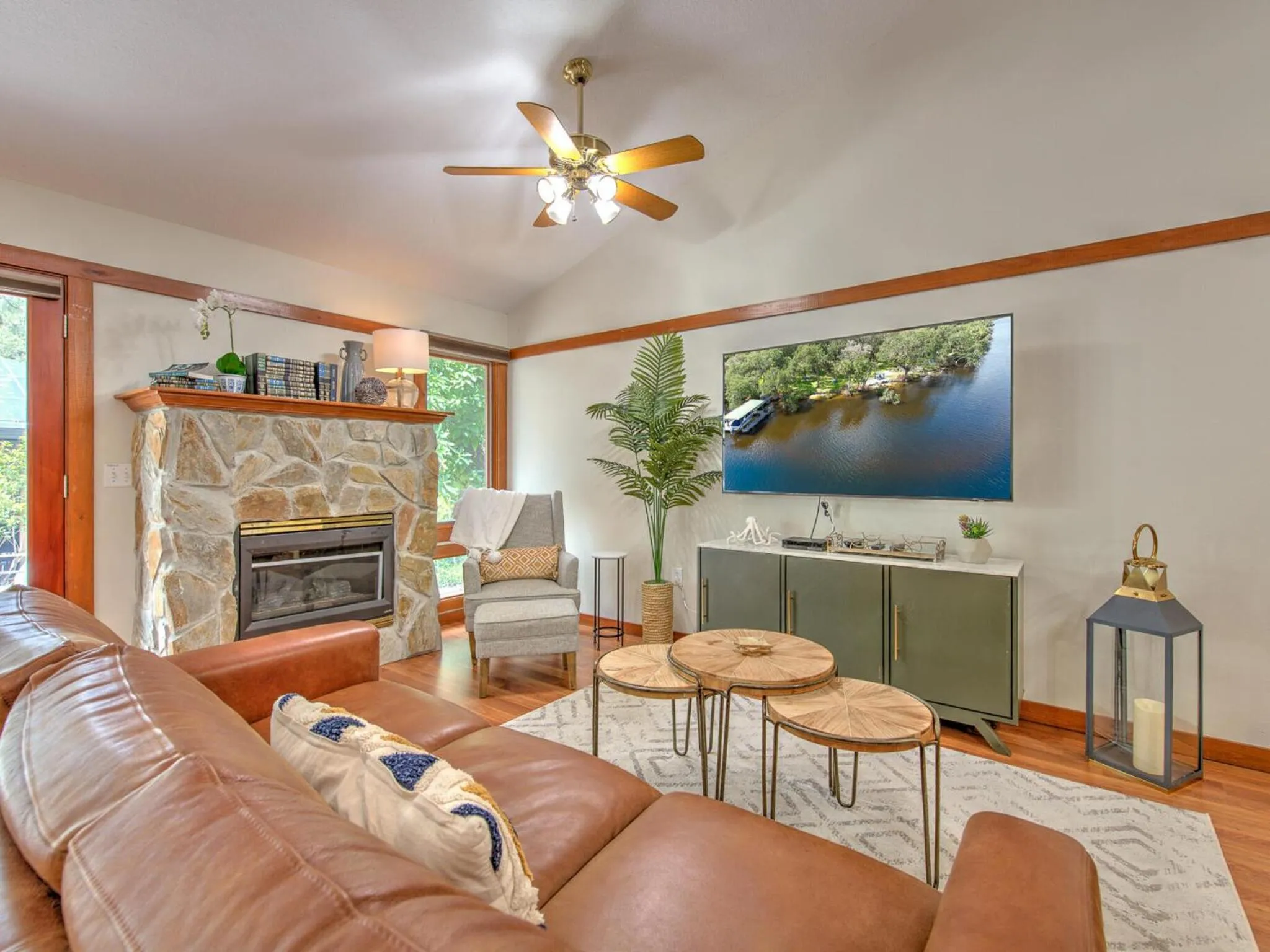 TV and multimedia in Riverbend Retreat Fla