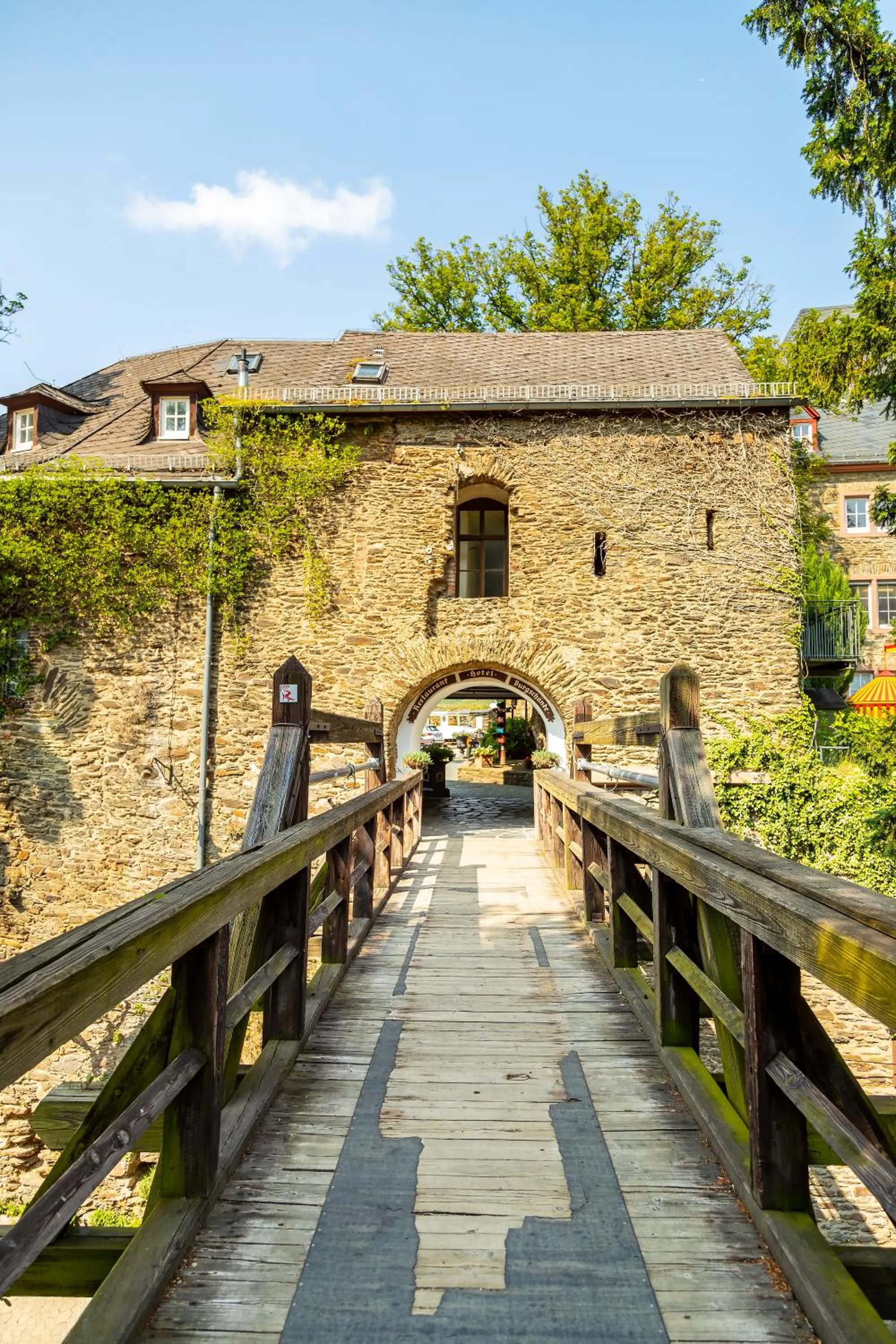 Property building in Hotel Schloss Rheinfels