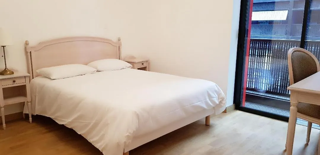 Bed in Médicis Home Strasbourg