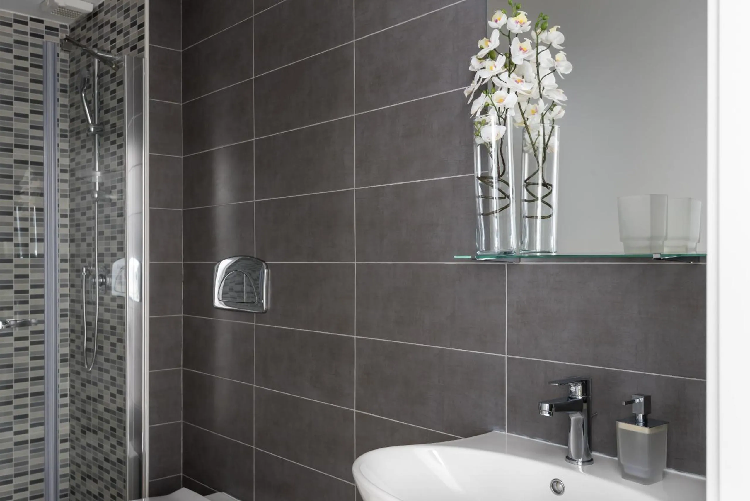Bathroom in Wonderful Italy Suites