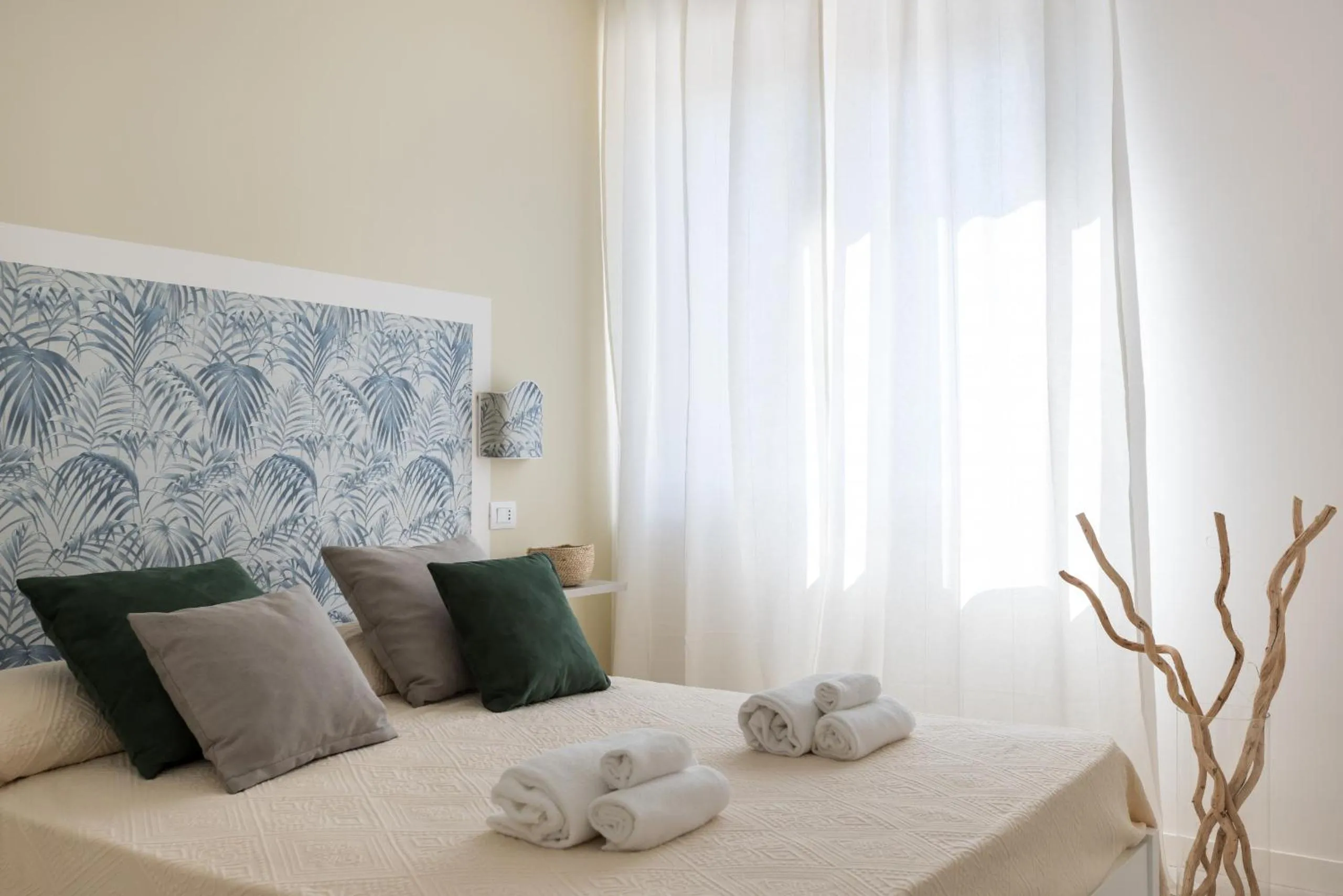 Bedroom, Bed in Wonderful Italy Suites