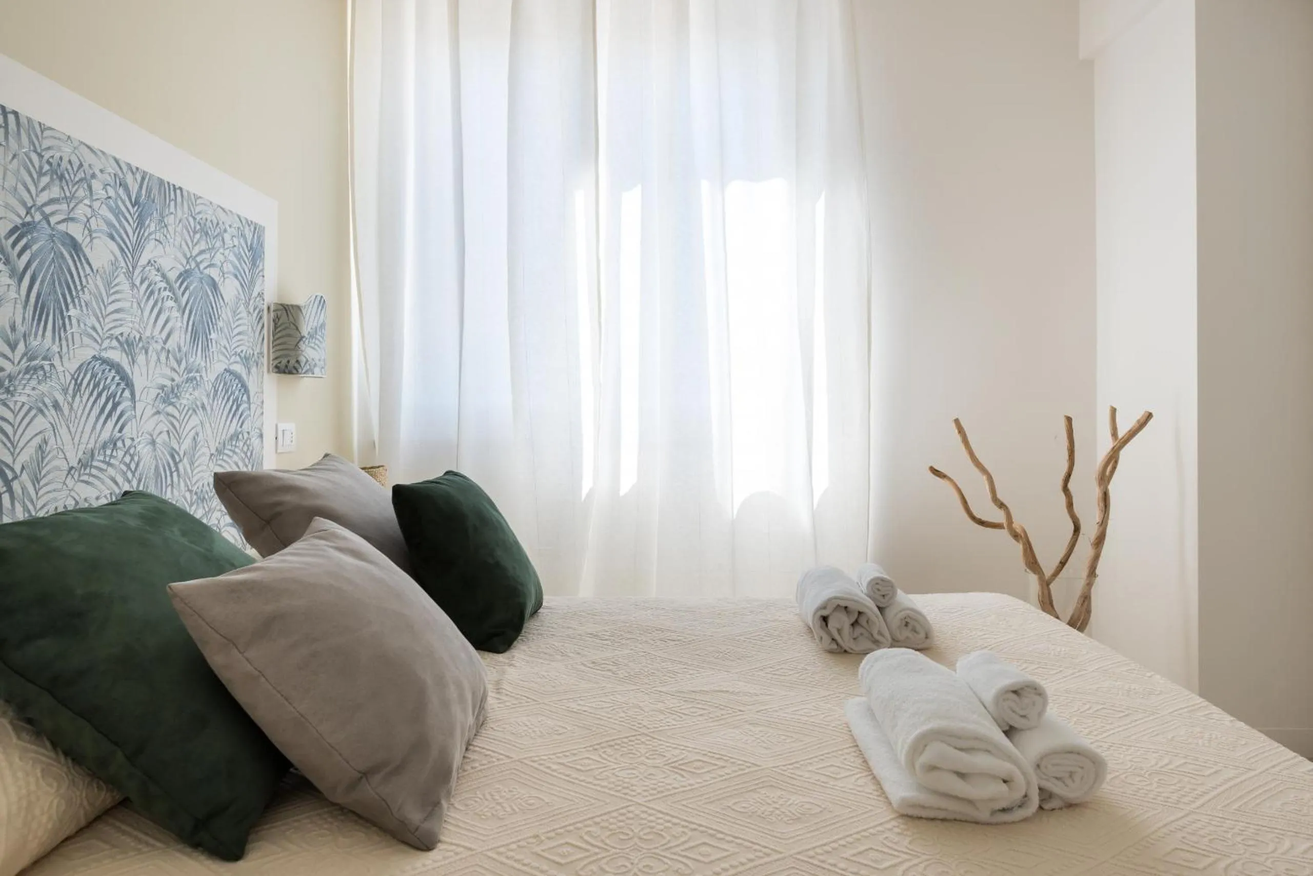 Bedroom, Bed in Wonderful Italy Suites