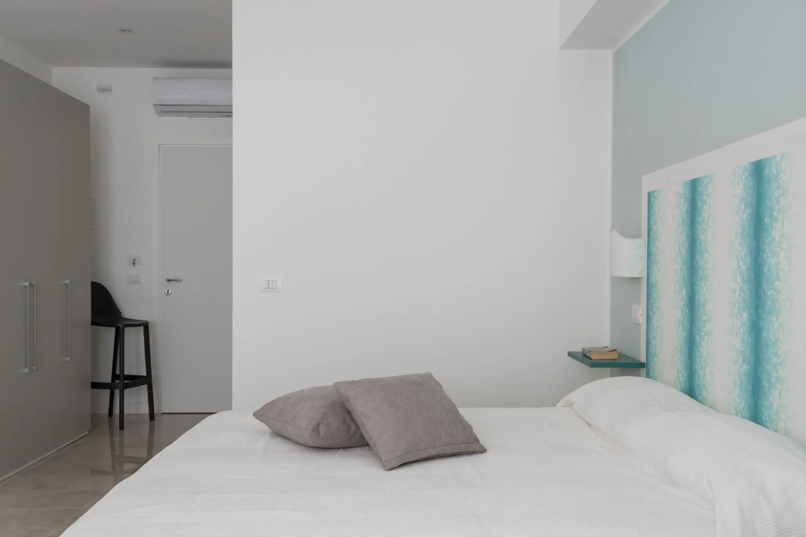 Bedroom, Bed in Wonderful Italy Suites