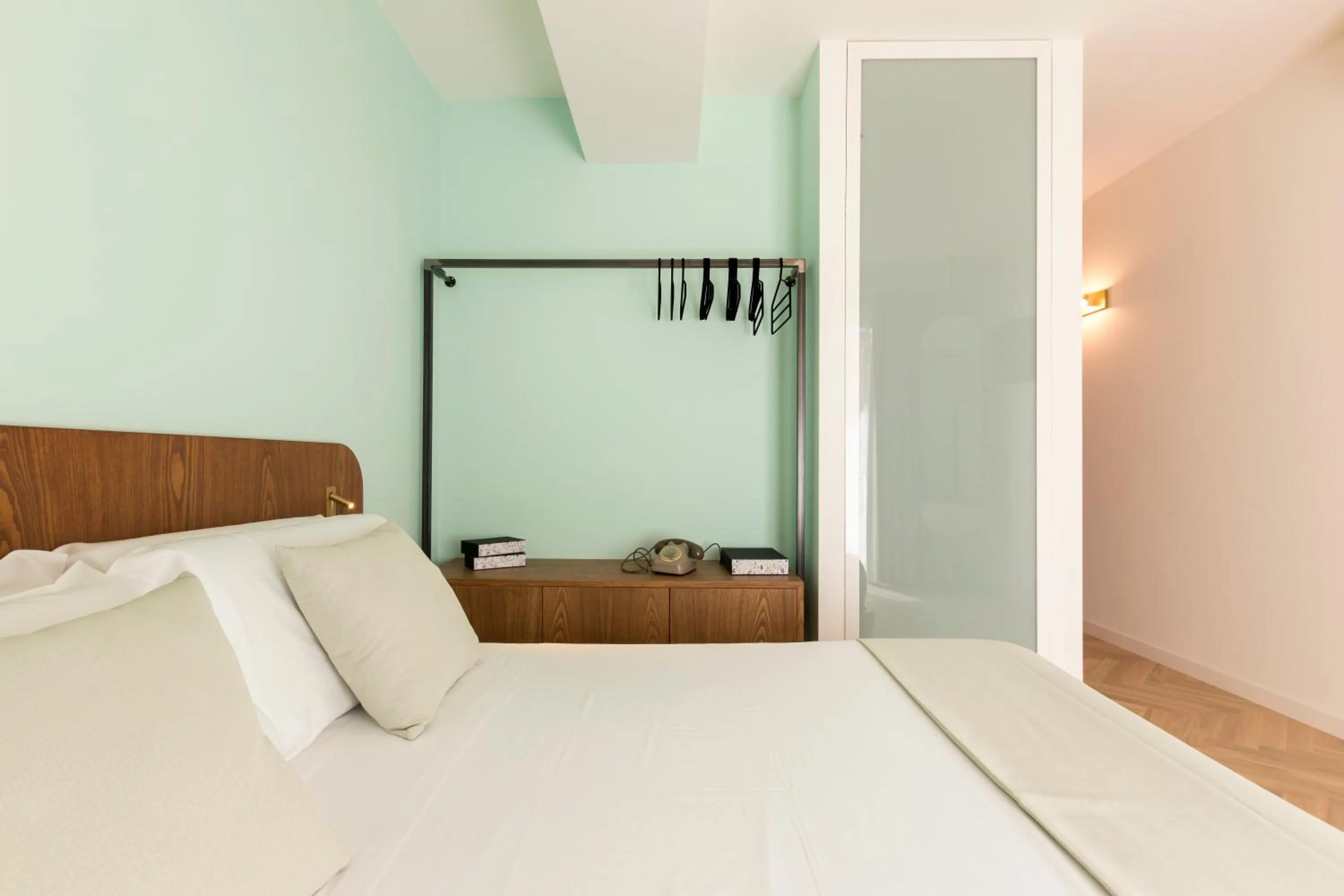 Bed in Metropolitan Suites