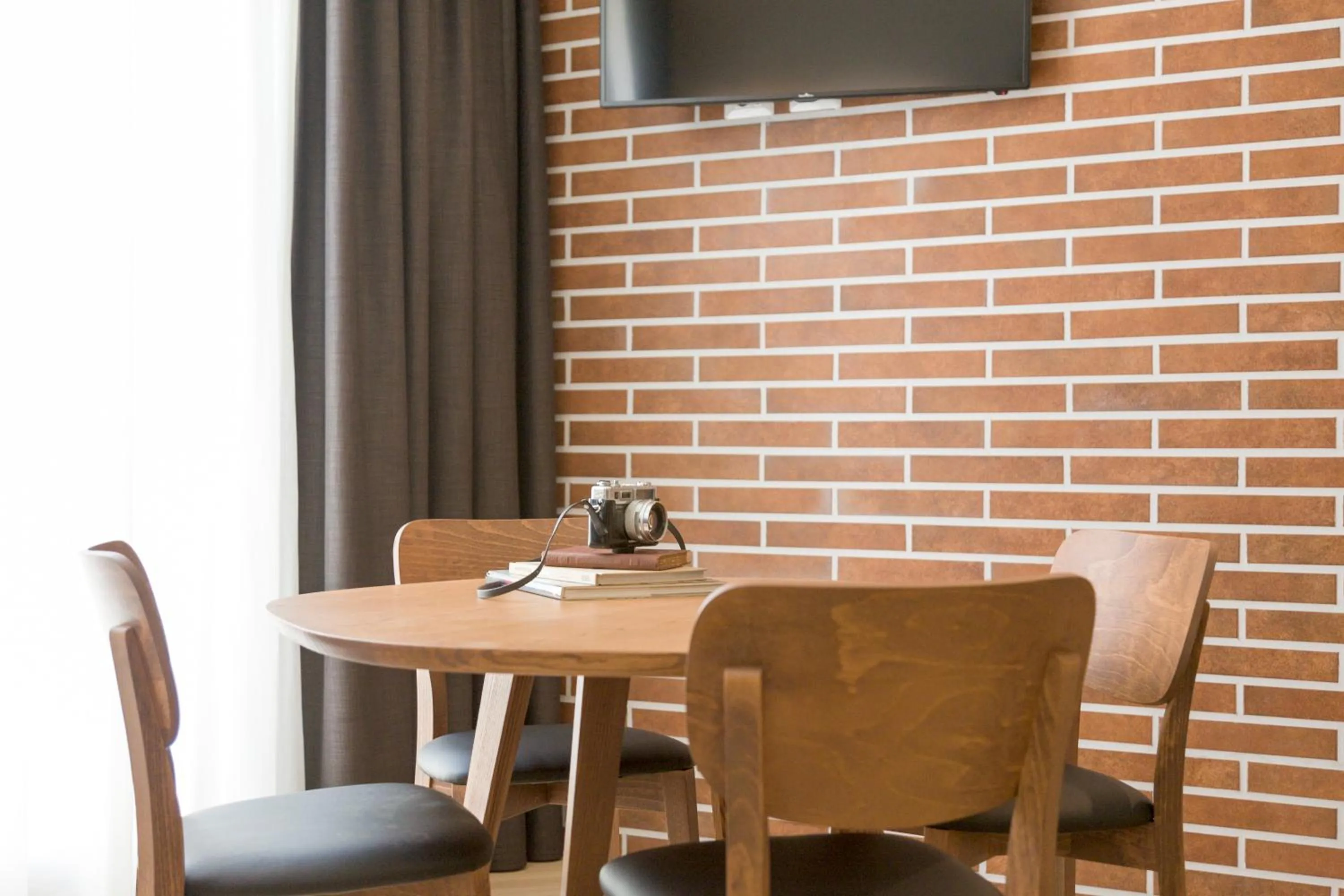 Communal lounge/ TV room in Metropolitan Suites