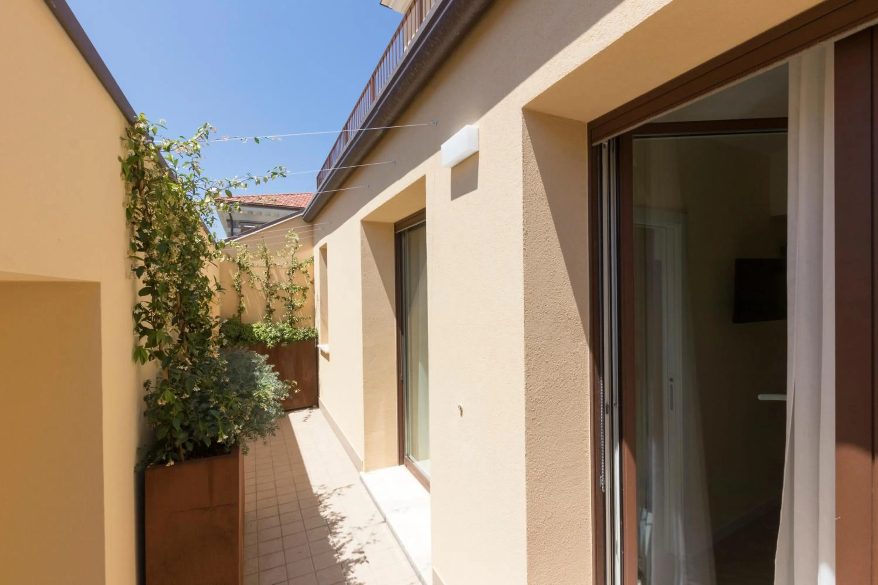 Balcony/Terrace in Metropolitan Suites