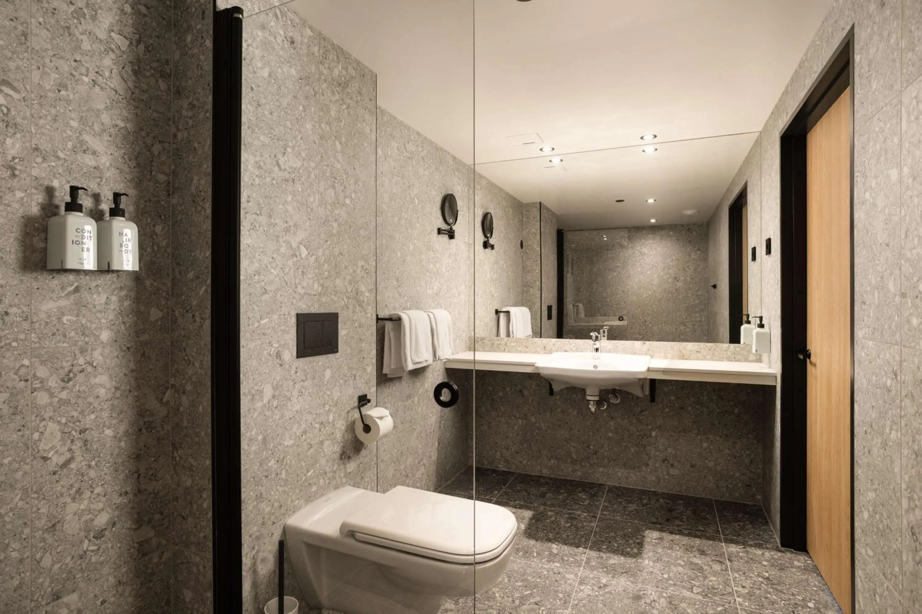 Bathroom in Scandic Victoria Oslo