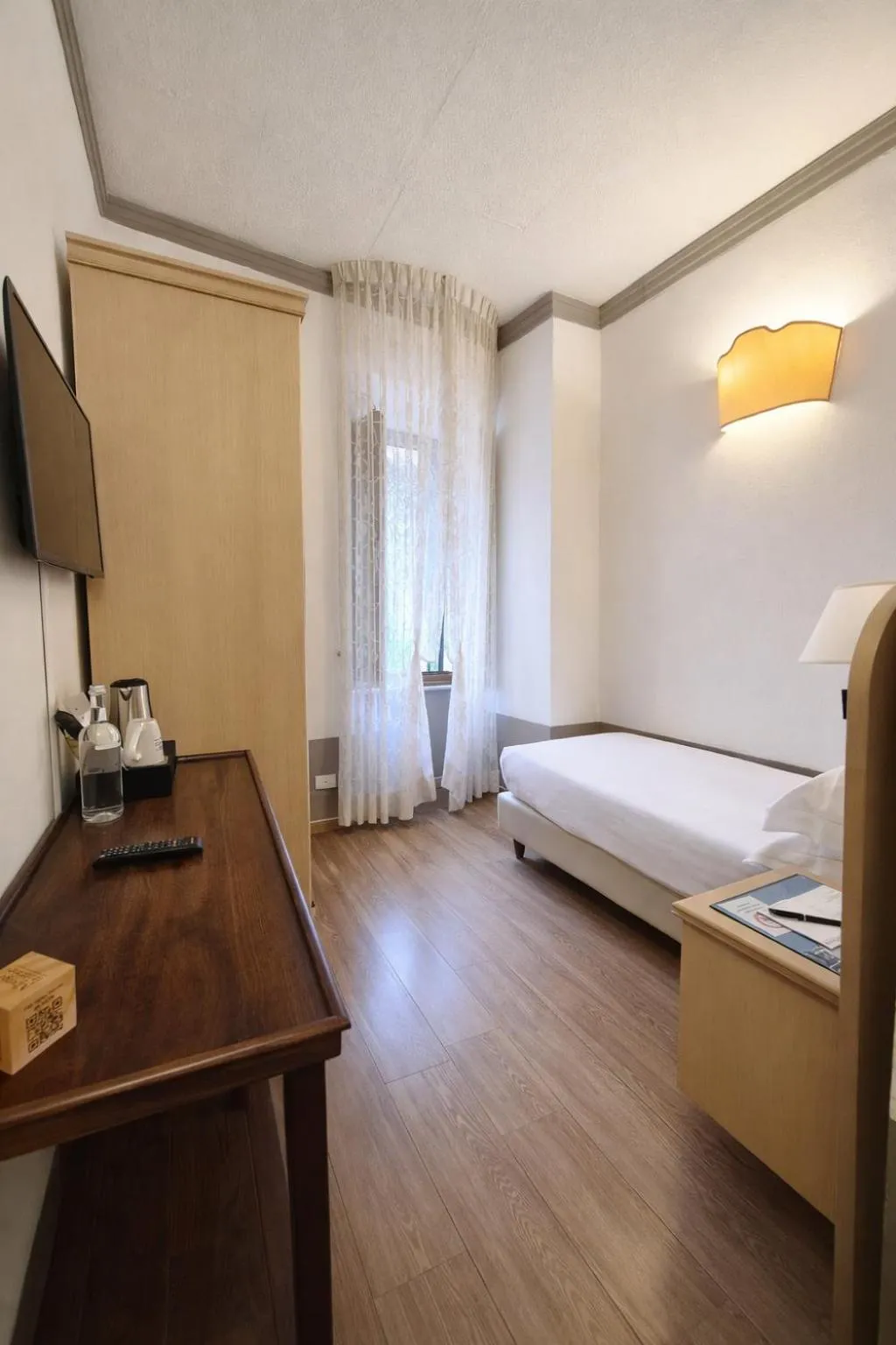 Photo of the whole room, Bed in Albergo Le Terme