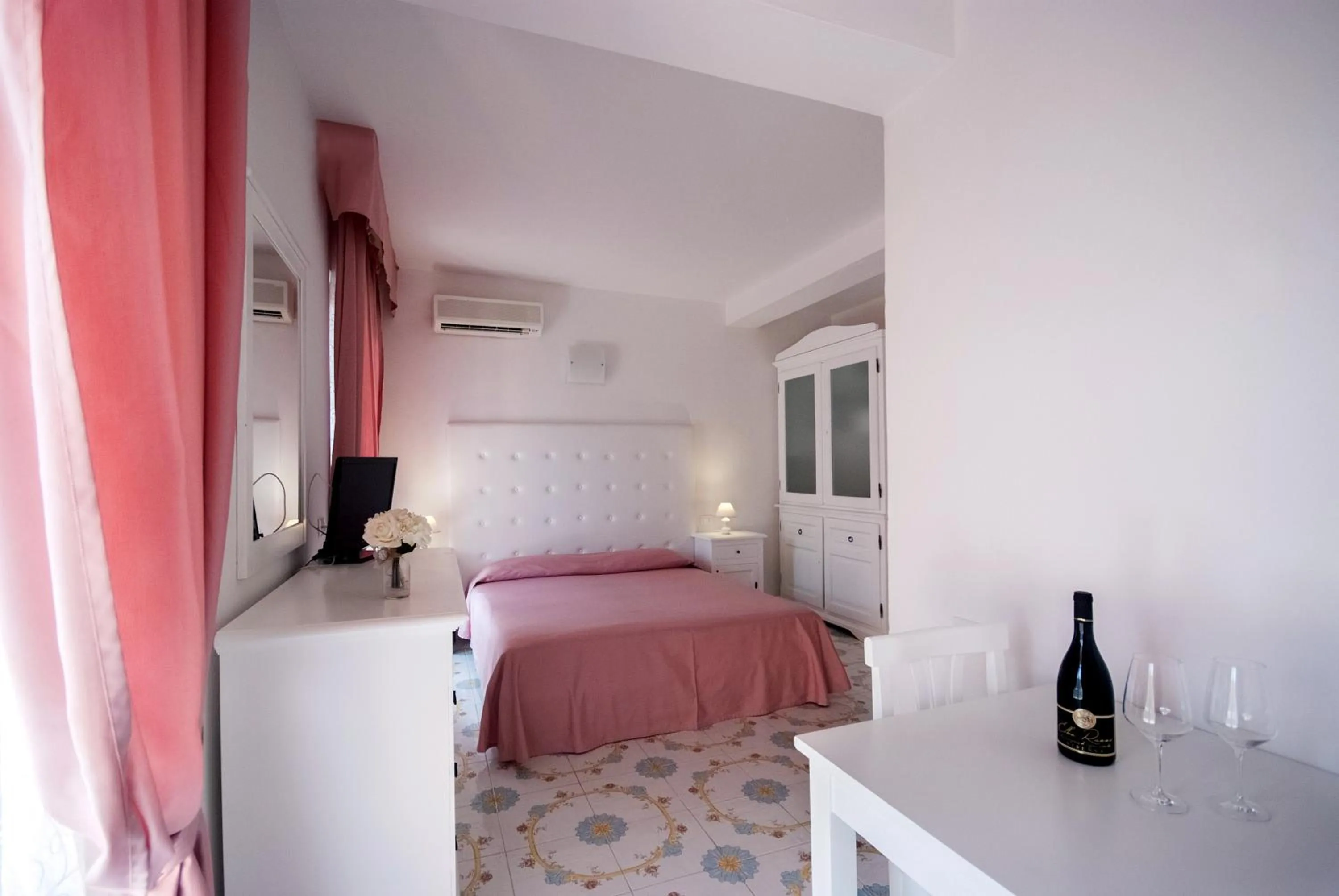 Photo of the whole room, Bed in Hotel Residence Villa San Giovanni