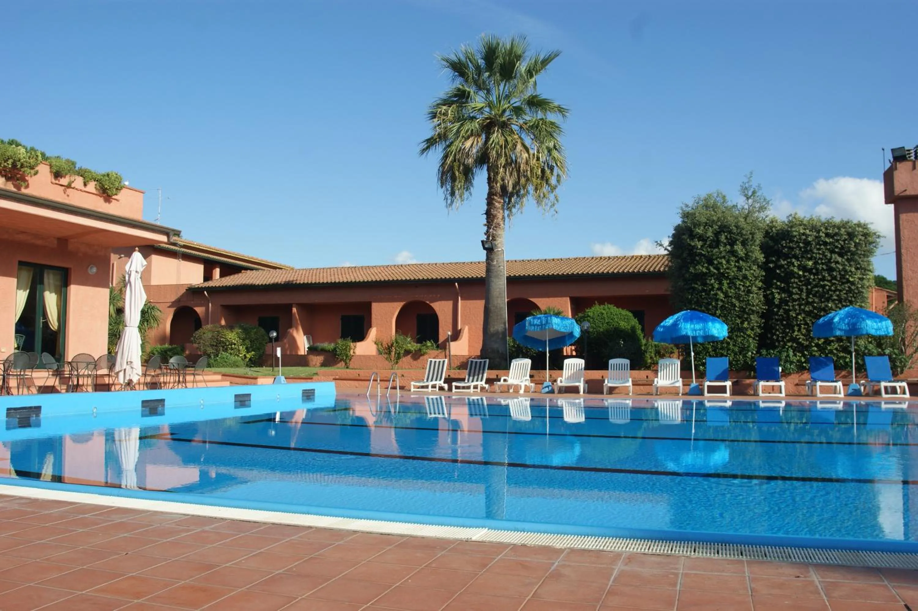 Swimming pool in Hotel Residence Villa San Giovanni