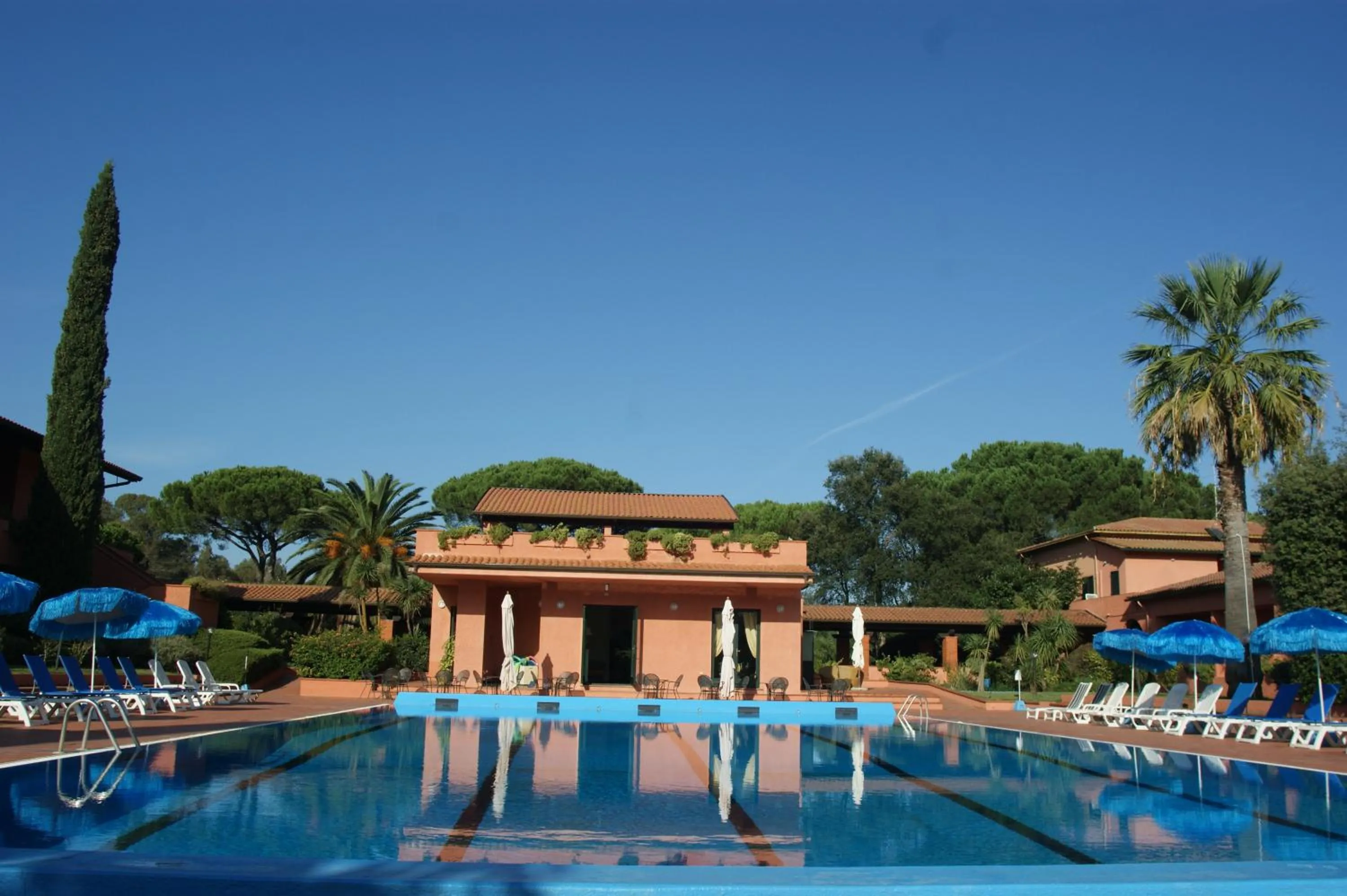 Swimming pool in Hotel Residence Villa San Giovanni