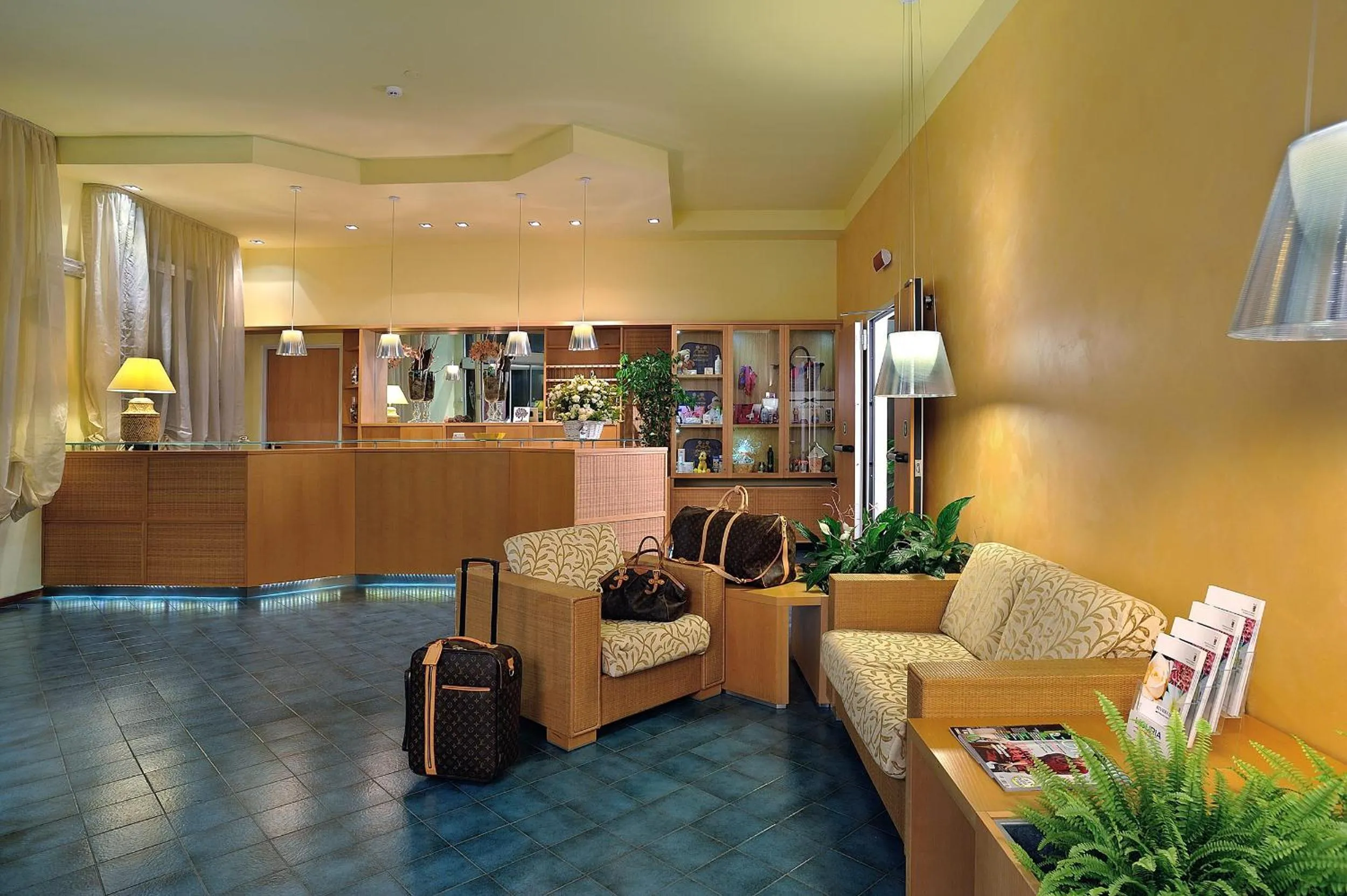 Lobby or reception in Raffy Family & Bike Hotel