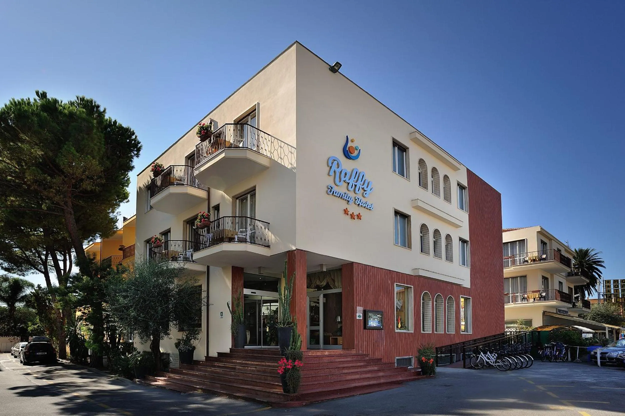 Facade/entrance in Raffy Family & Bike Hotel