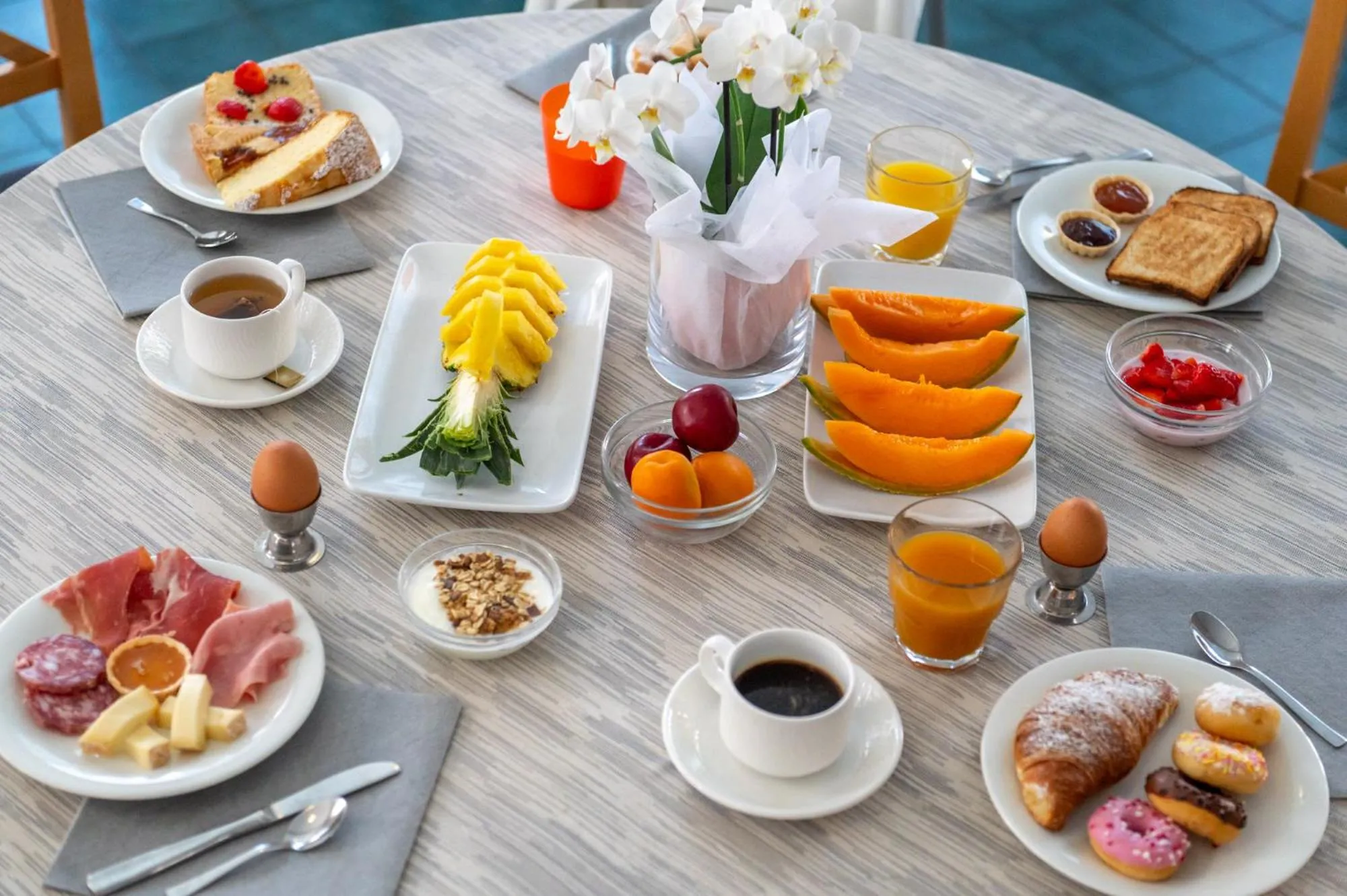 Breakfast in Raffy Family & Bike Hotel