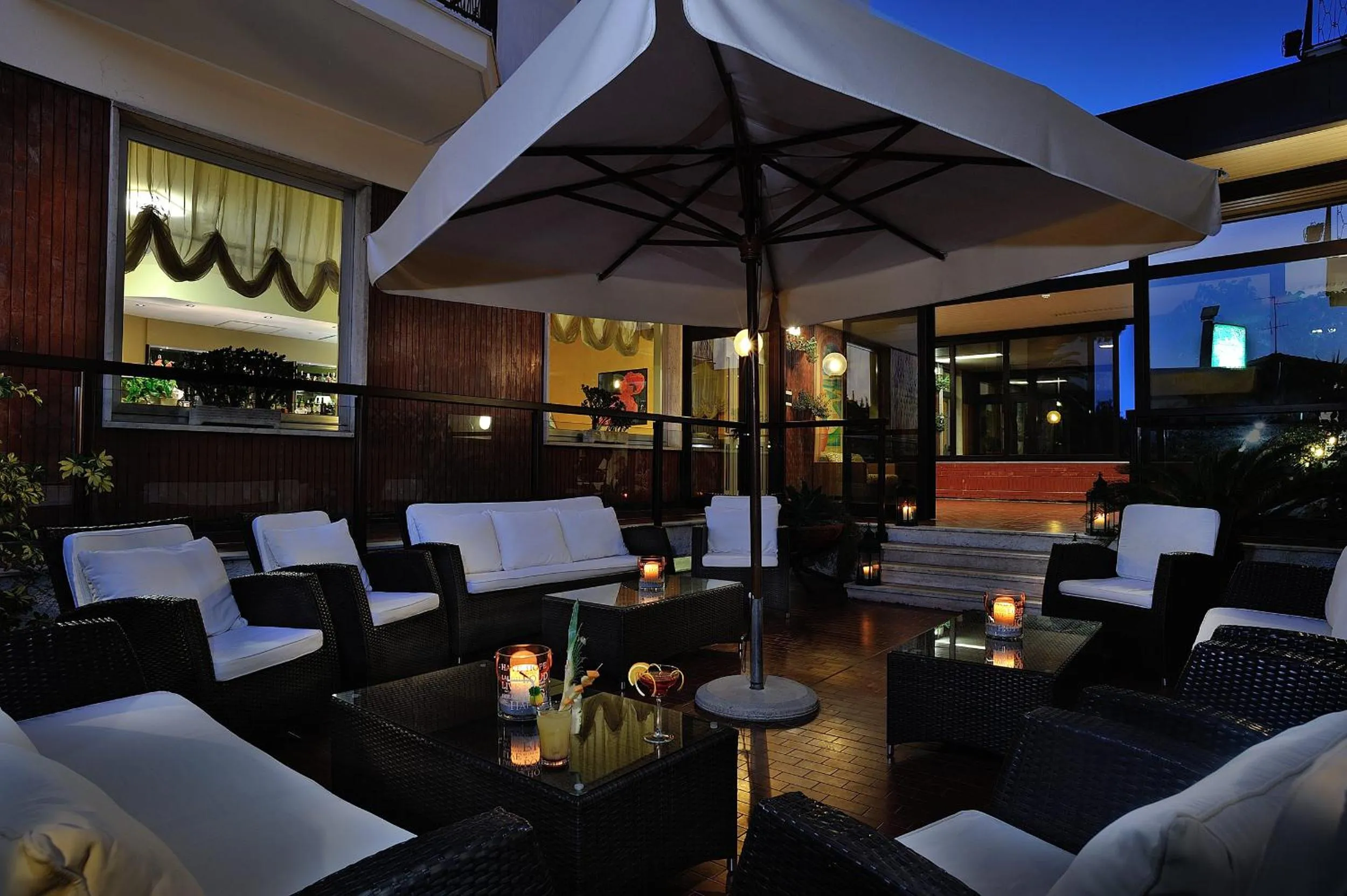 Patio in Raffy Family & Bike Hotel
